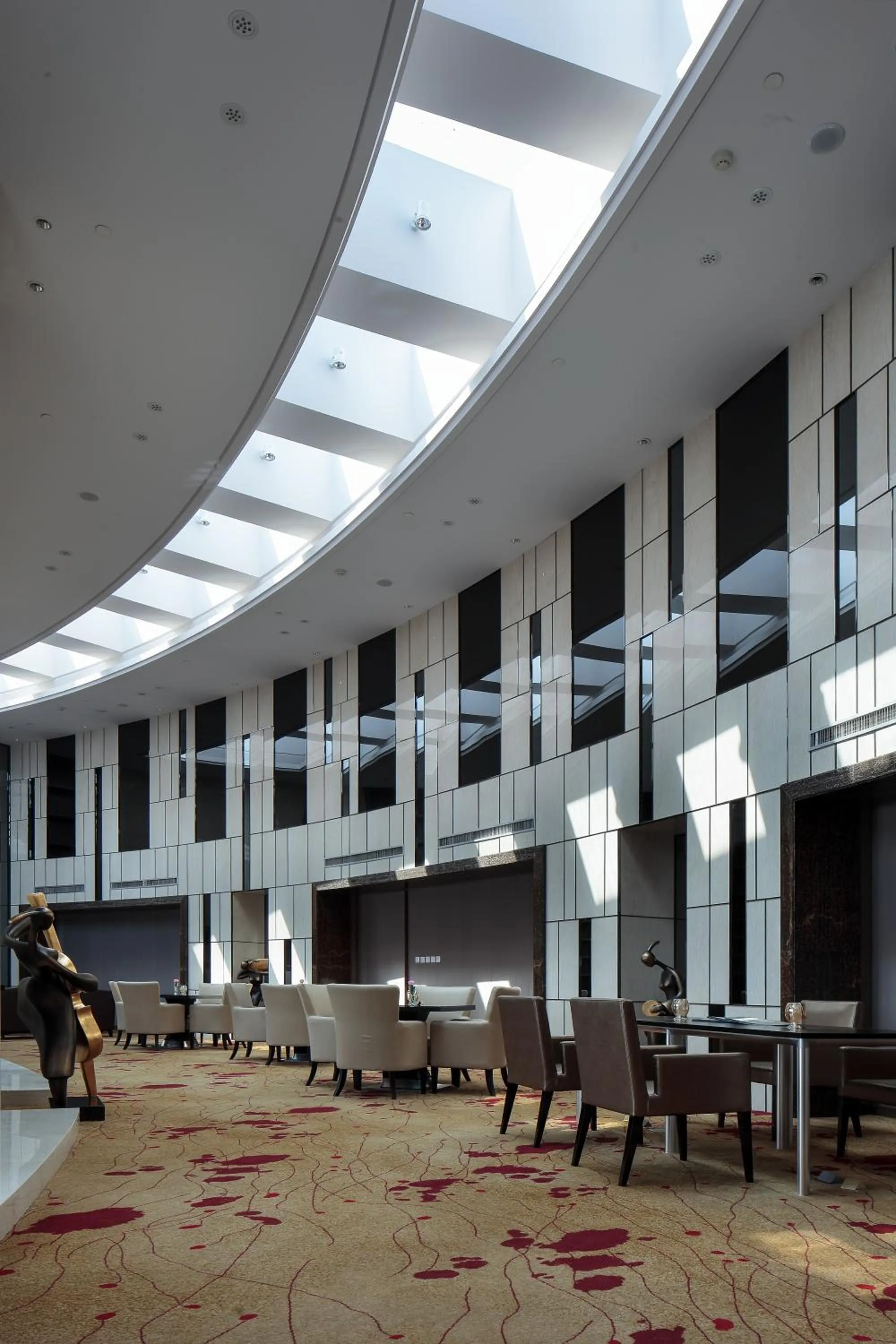 Communal lounge/ TV room in Pullman Anshan Time Square