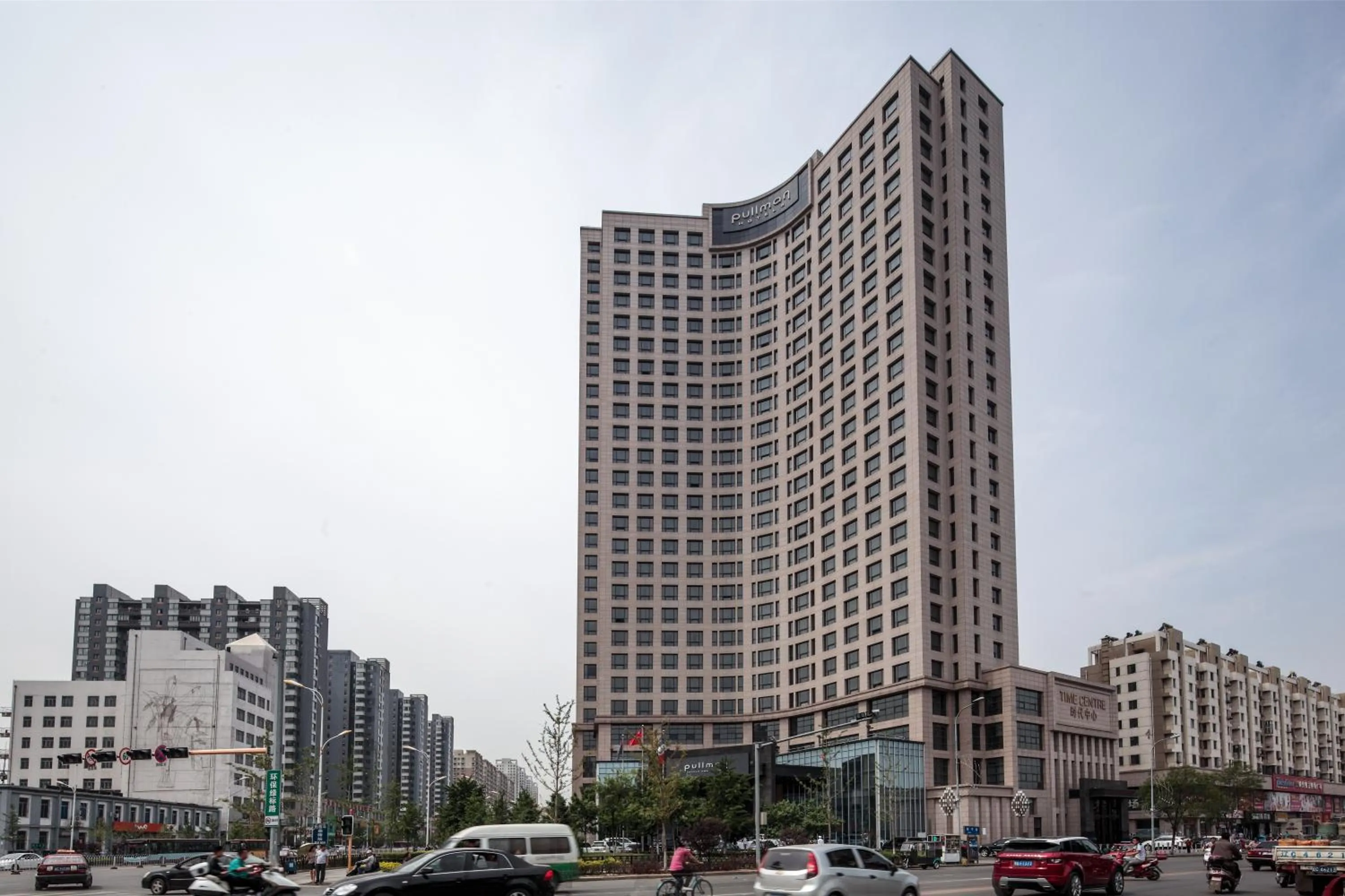 Facade/entrance in Pullman Anshan Time Square