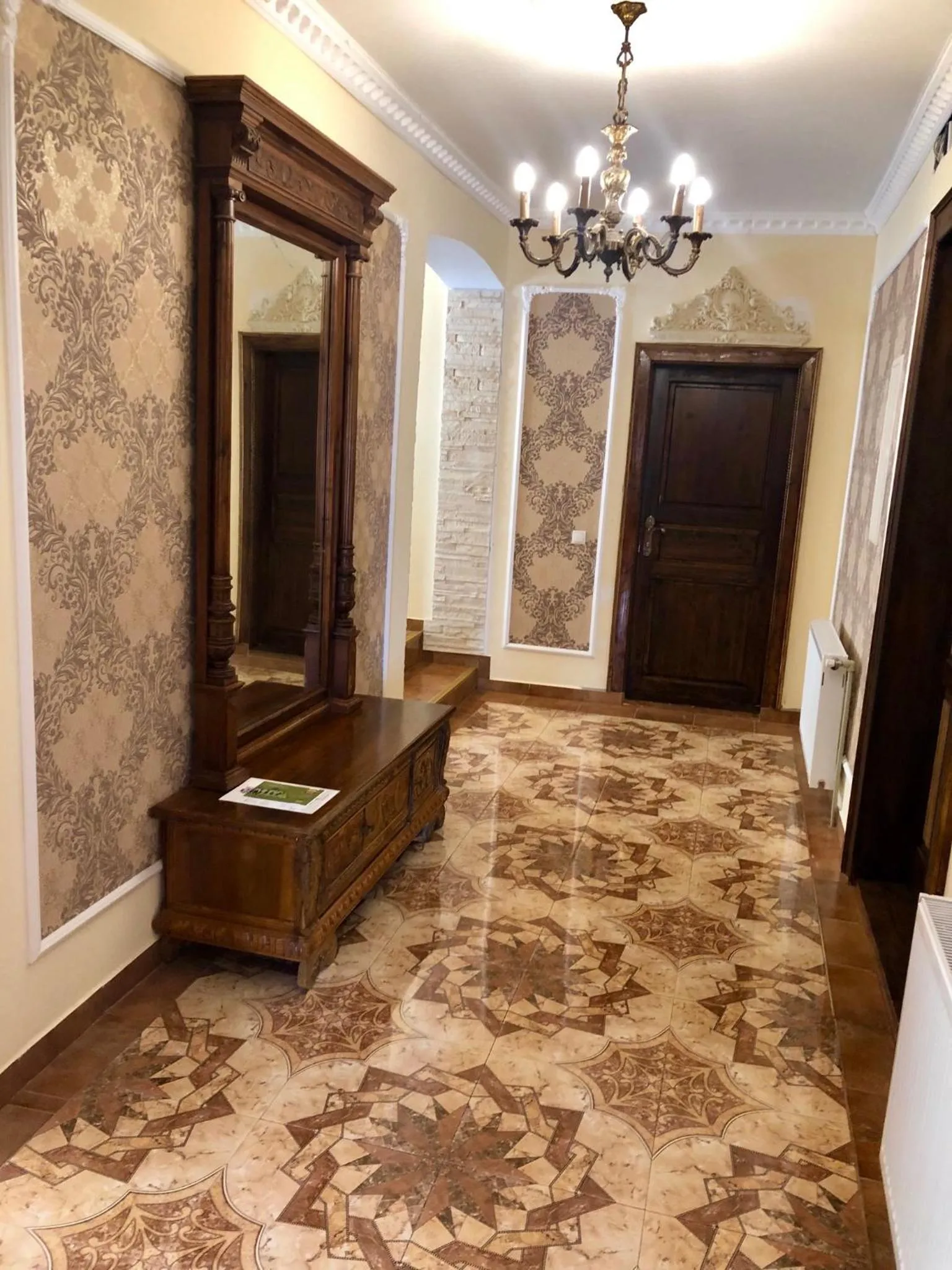 Facade/entrance in Lambach Villa