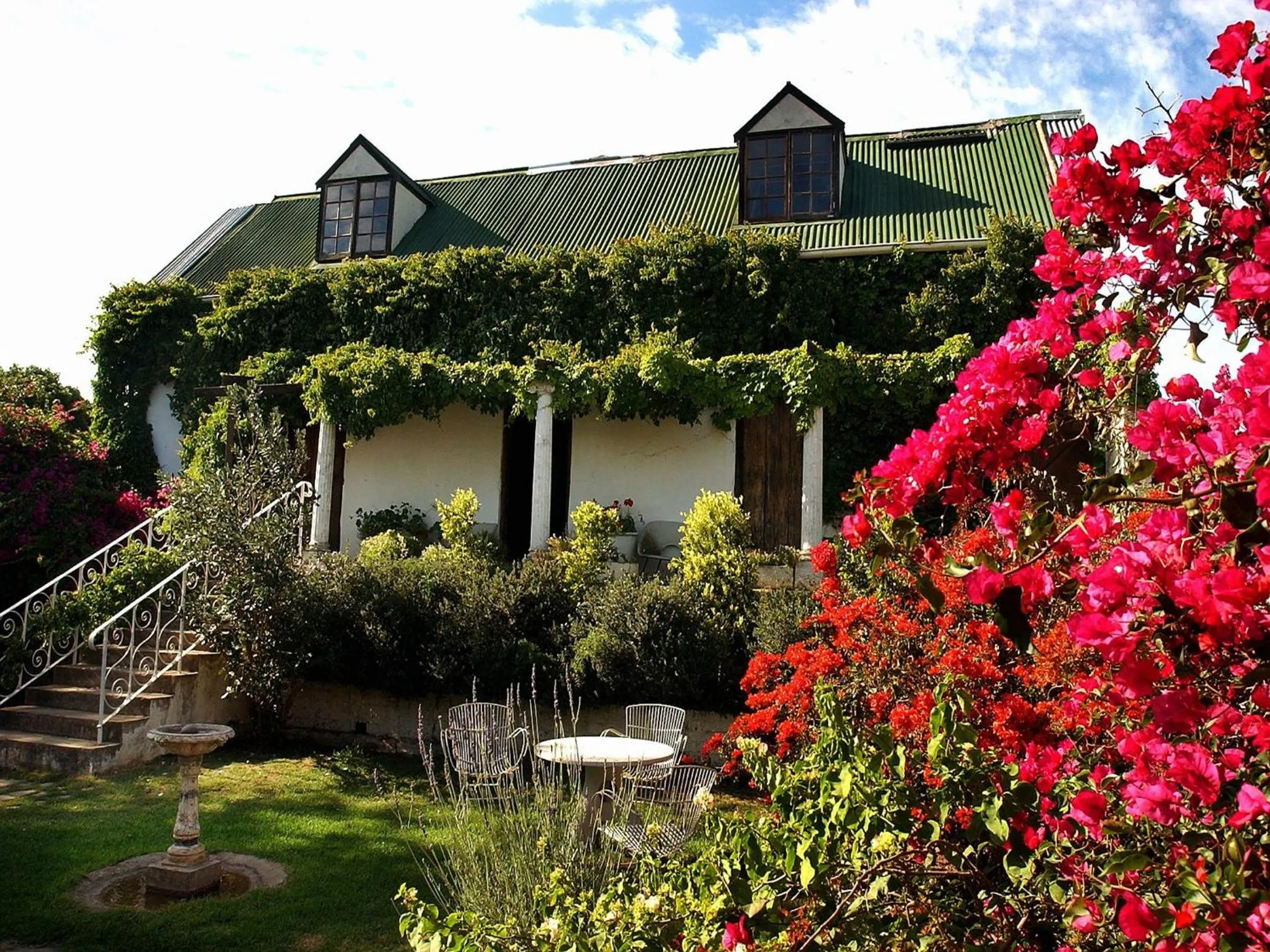 Restaurant/places to eat in Leeuwenbosch Country House - Amakhala Game Reserve