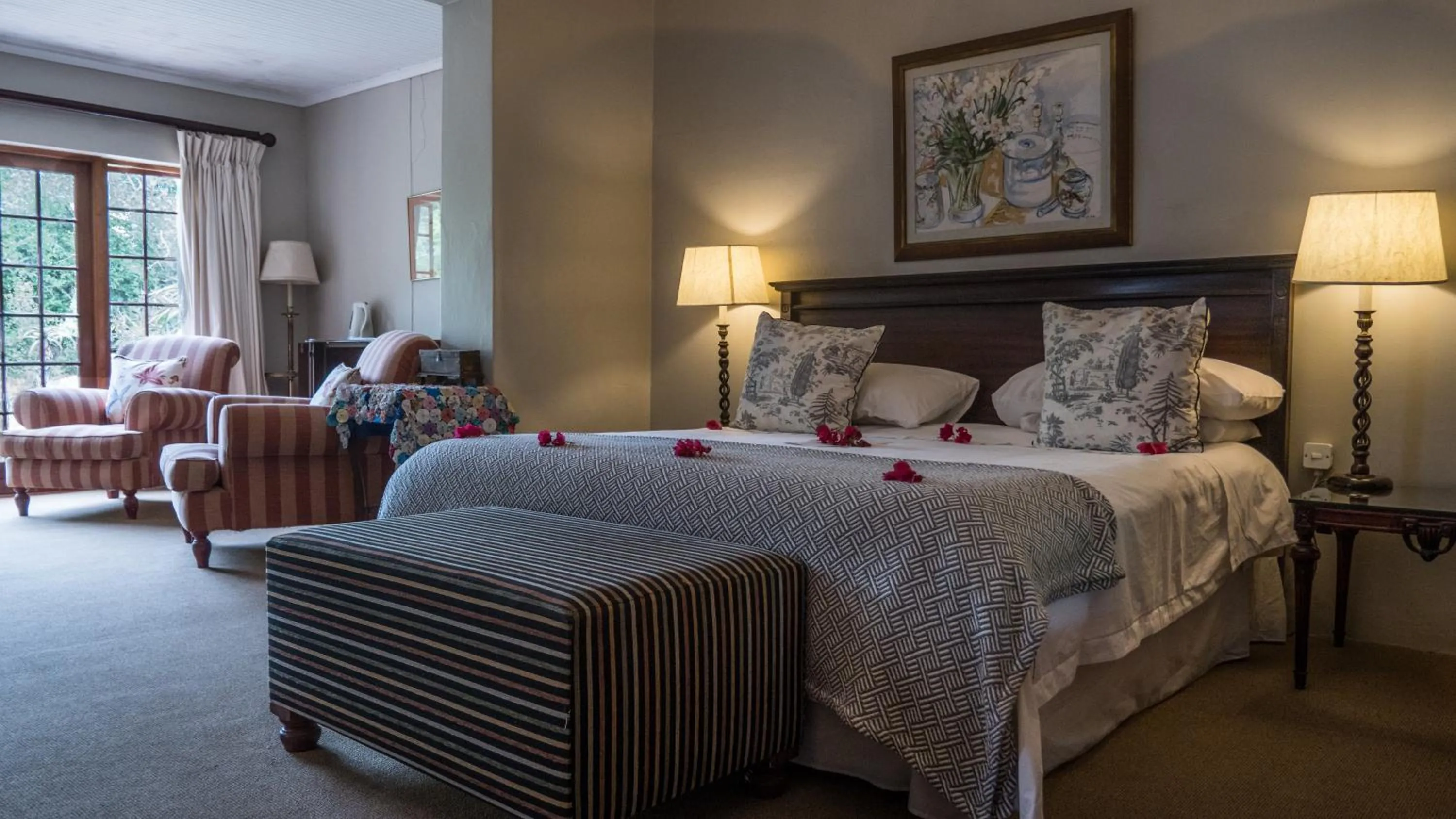 Bed in Leeuwenbosch Country House - Amakhala Game Reserve