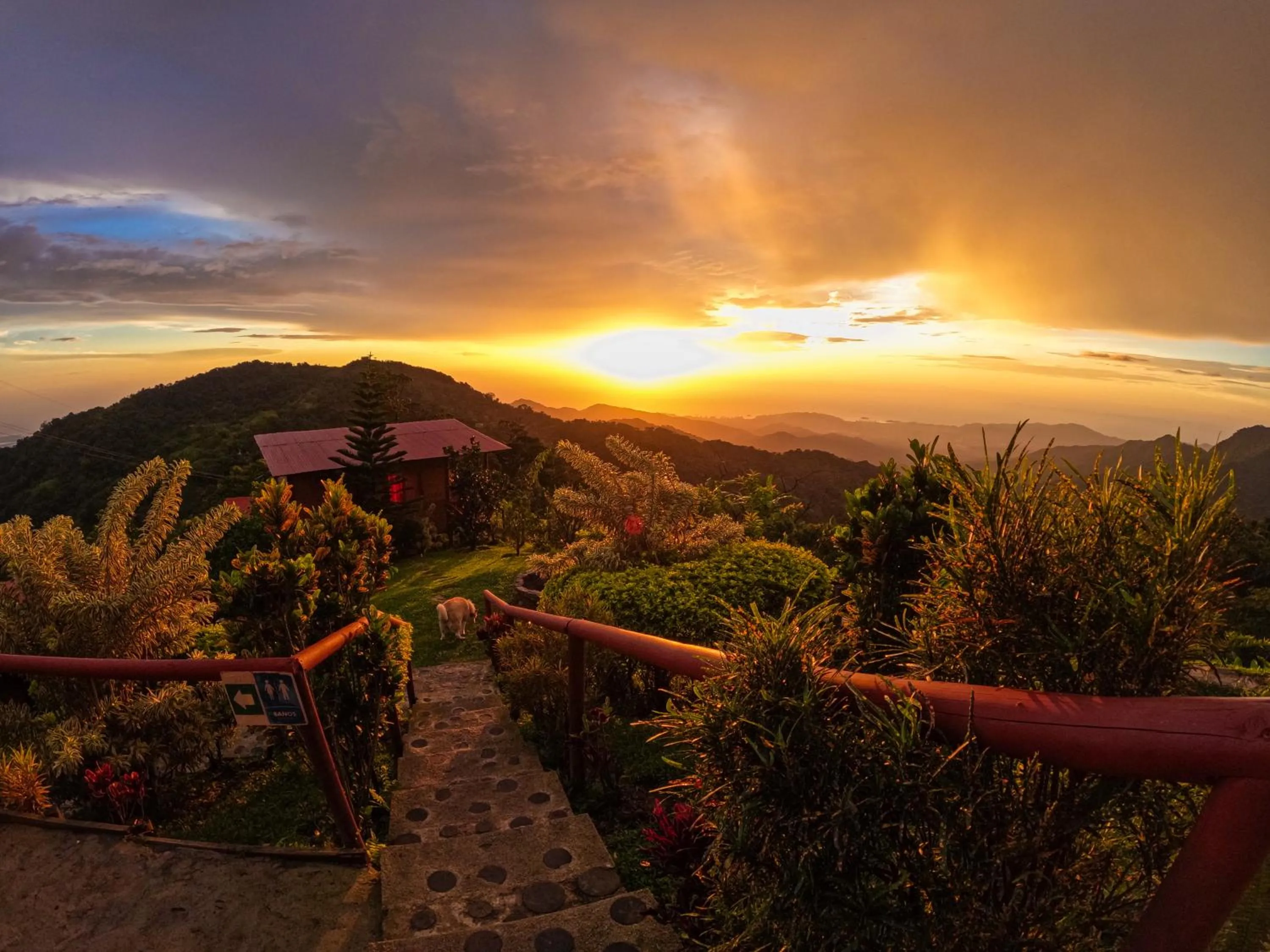 Sunrise in Loma Nevada Minca Hotel