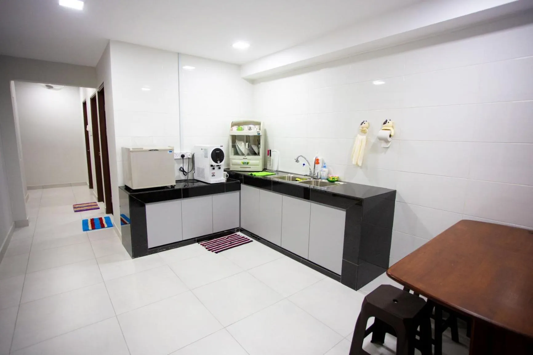 Kitchen or kitchenette in Hom2rex Kuching Homestay Taman Timberland