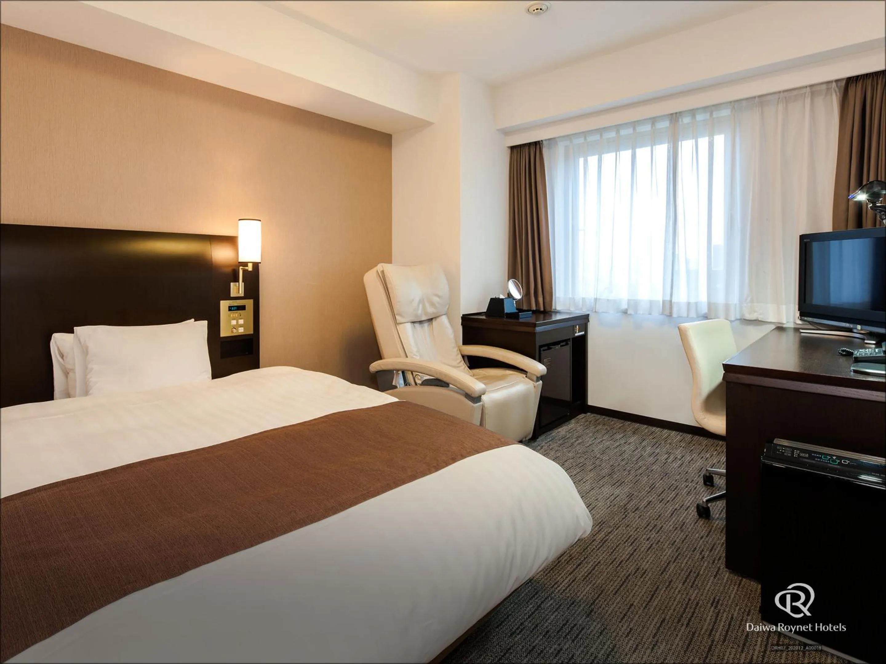 Photo of the whole room, Bed in Daiwa Roynet Hotel Oita