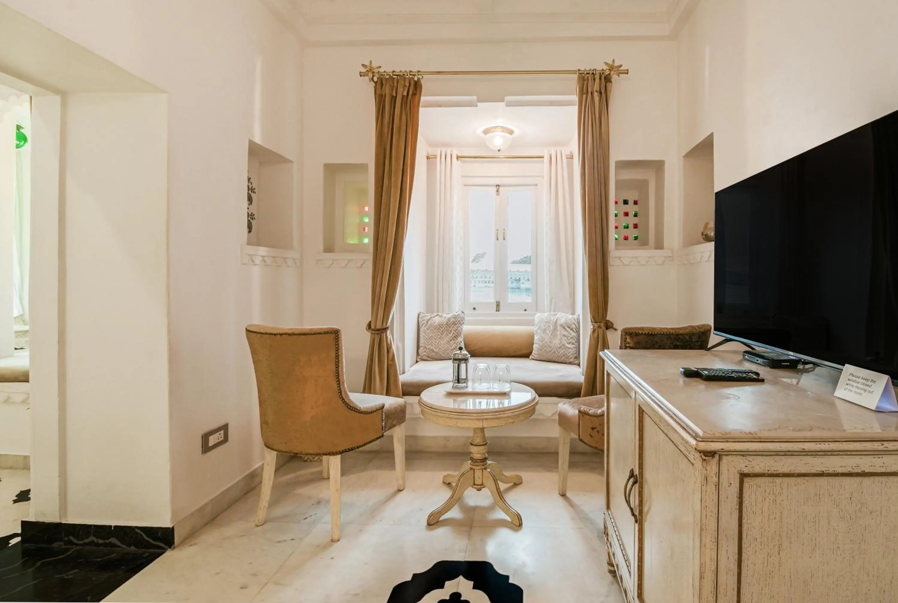 TV and multimedia in Jagat Niwas Palace