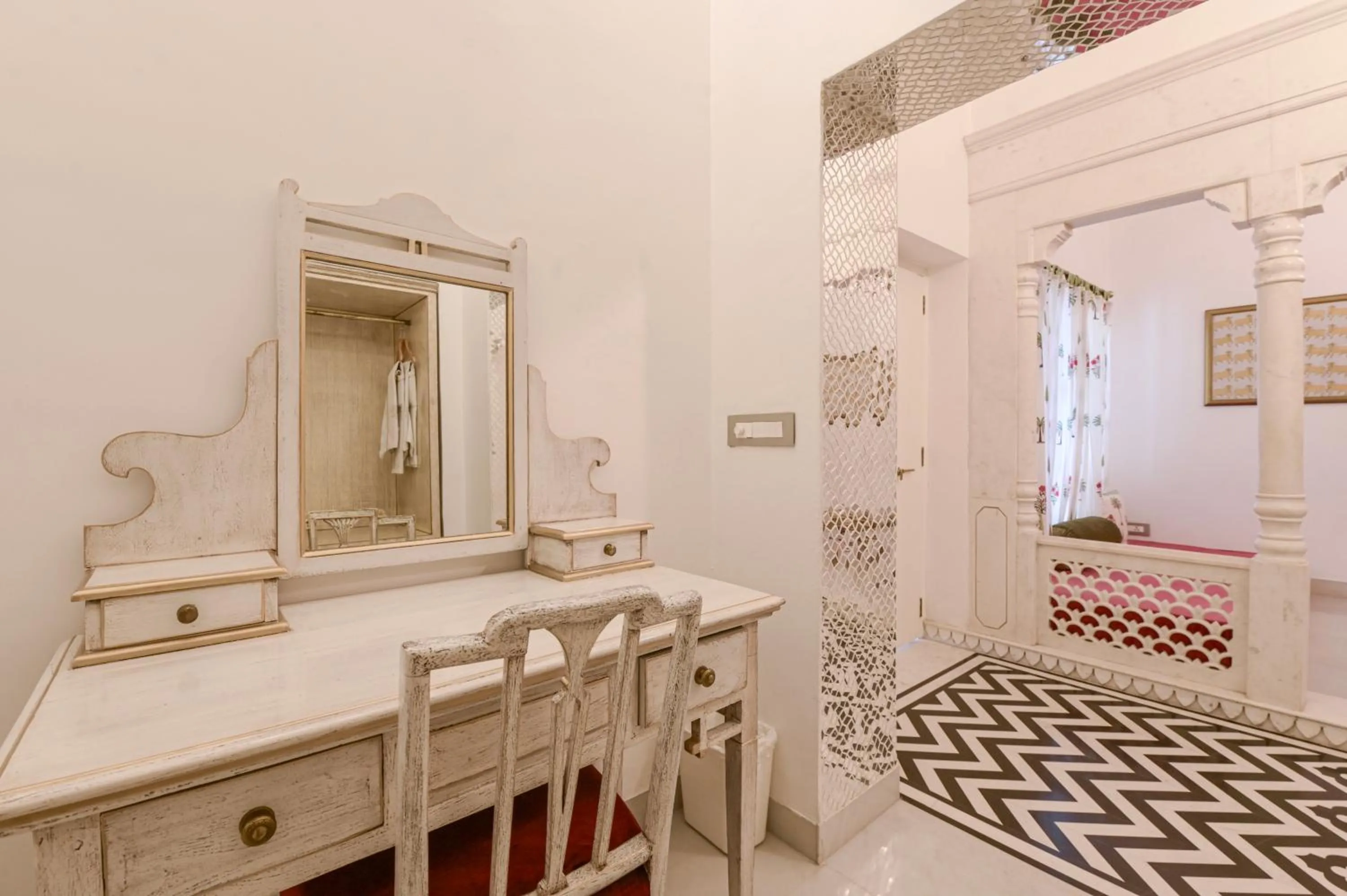 Decorative detail in Jagat Niwas Palace