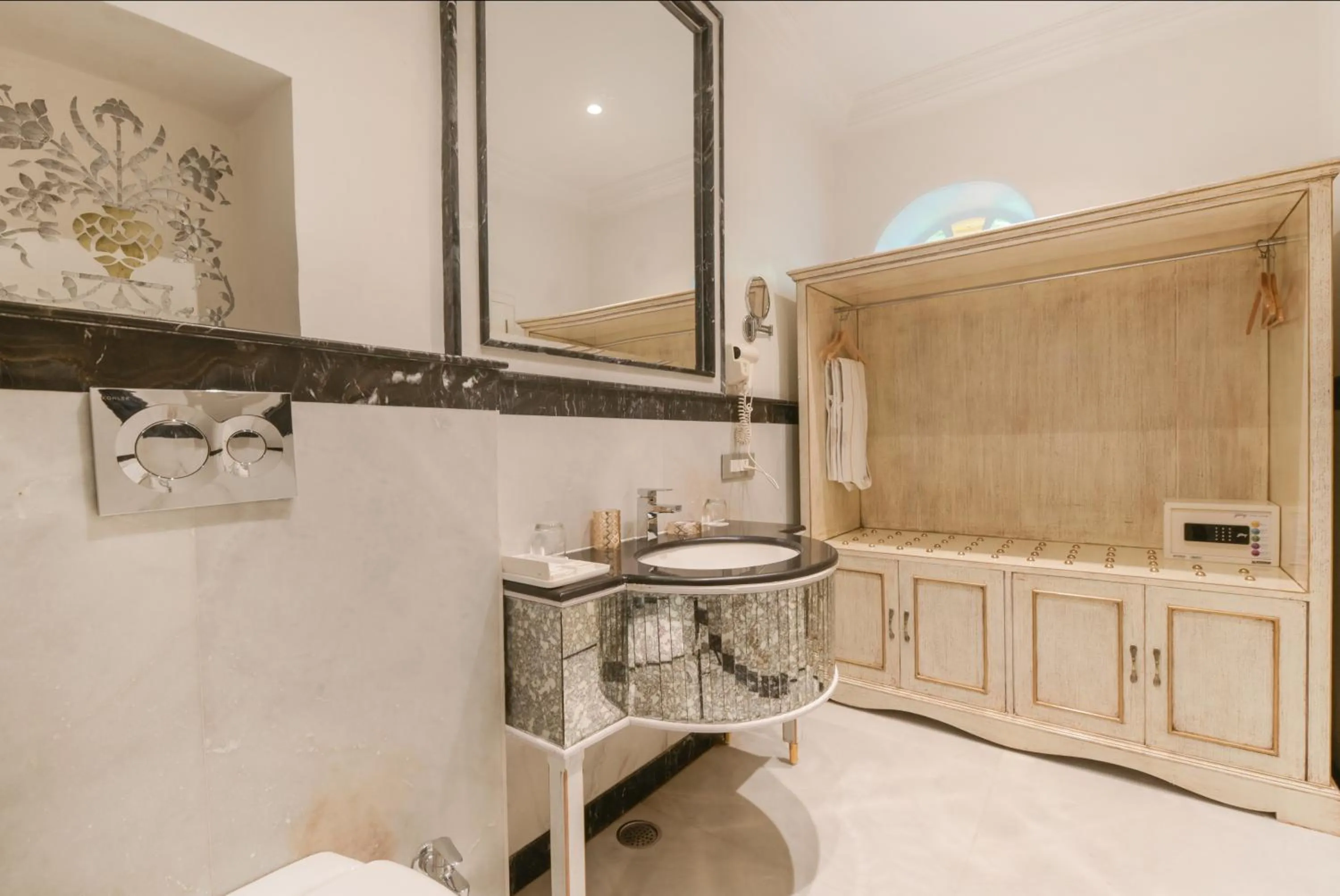 wardrobe in Jagat Niwas Palace