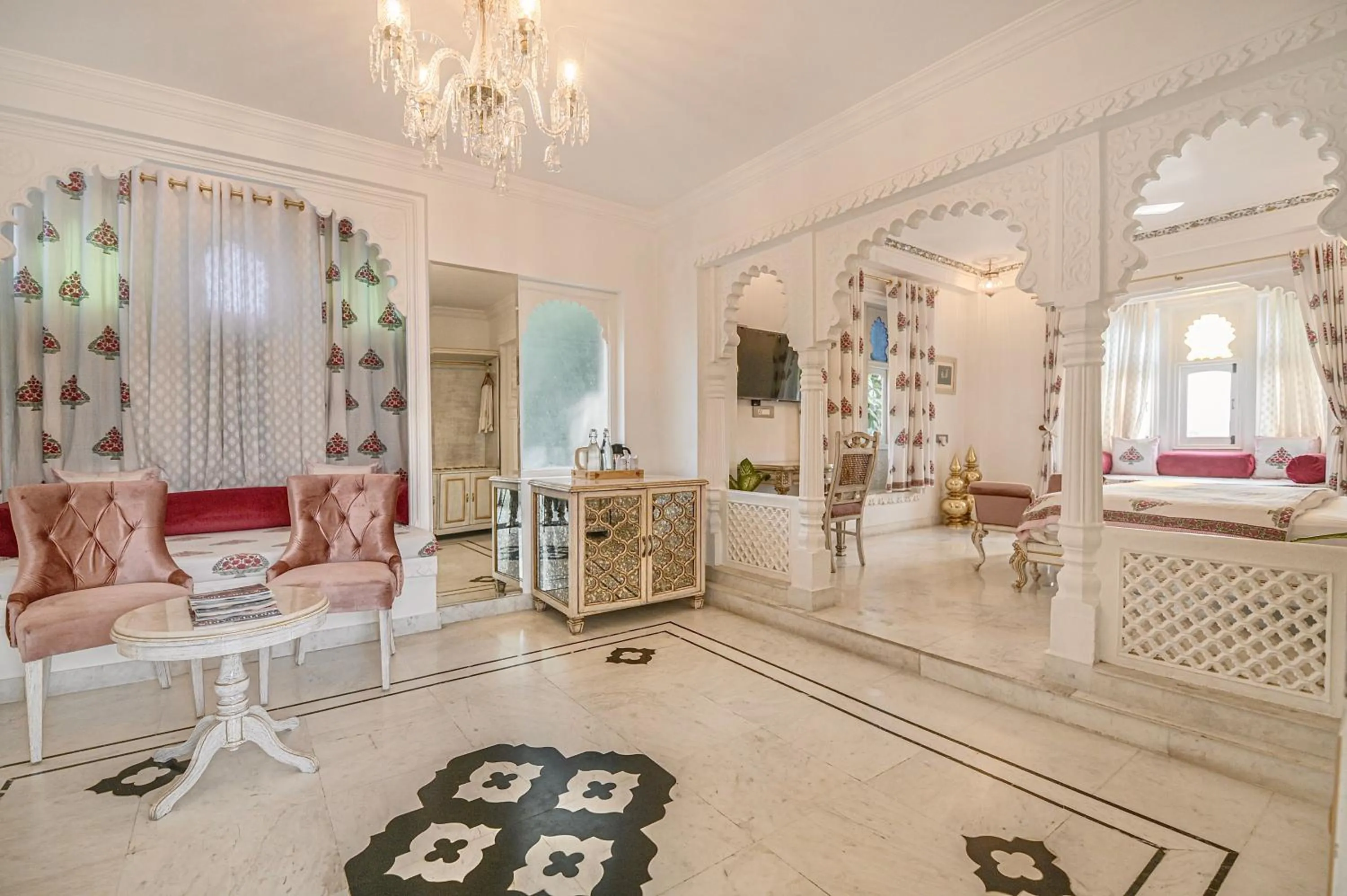 TV and multimedia in Jagat Niwas Palace