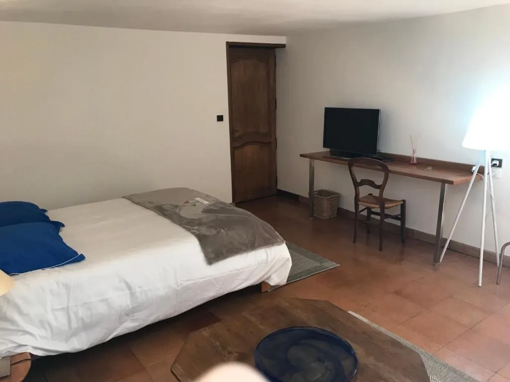 Bedroom, Bed in La Villa du Rhône