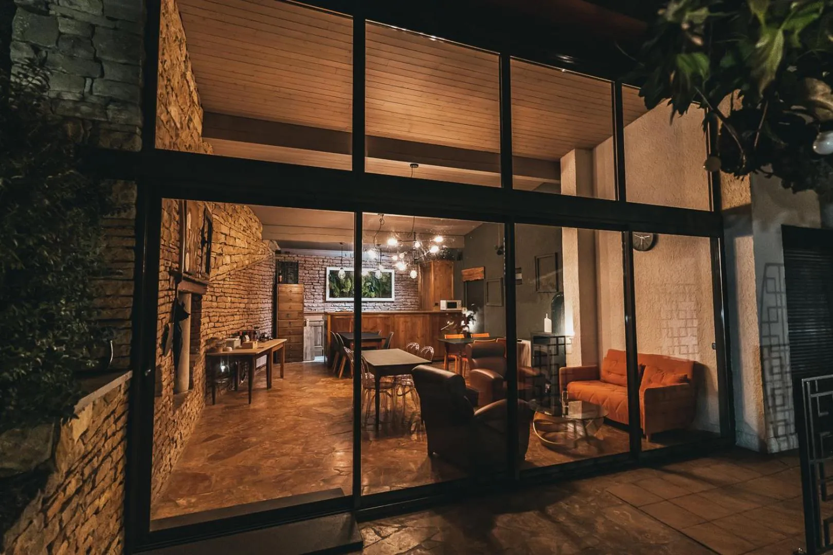 Restaurant/places to eat in La Villa du Rhône