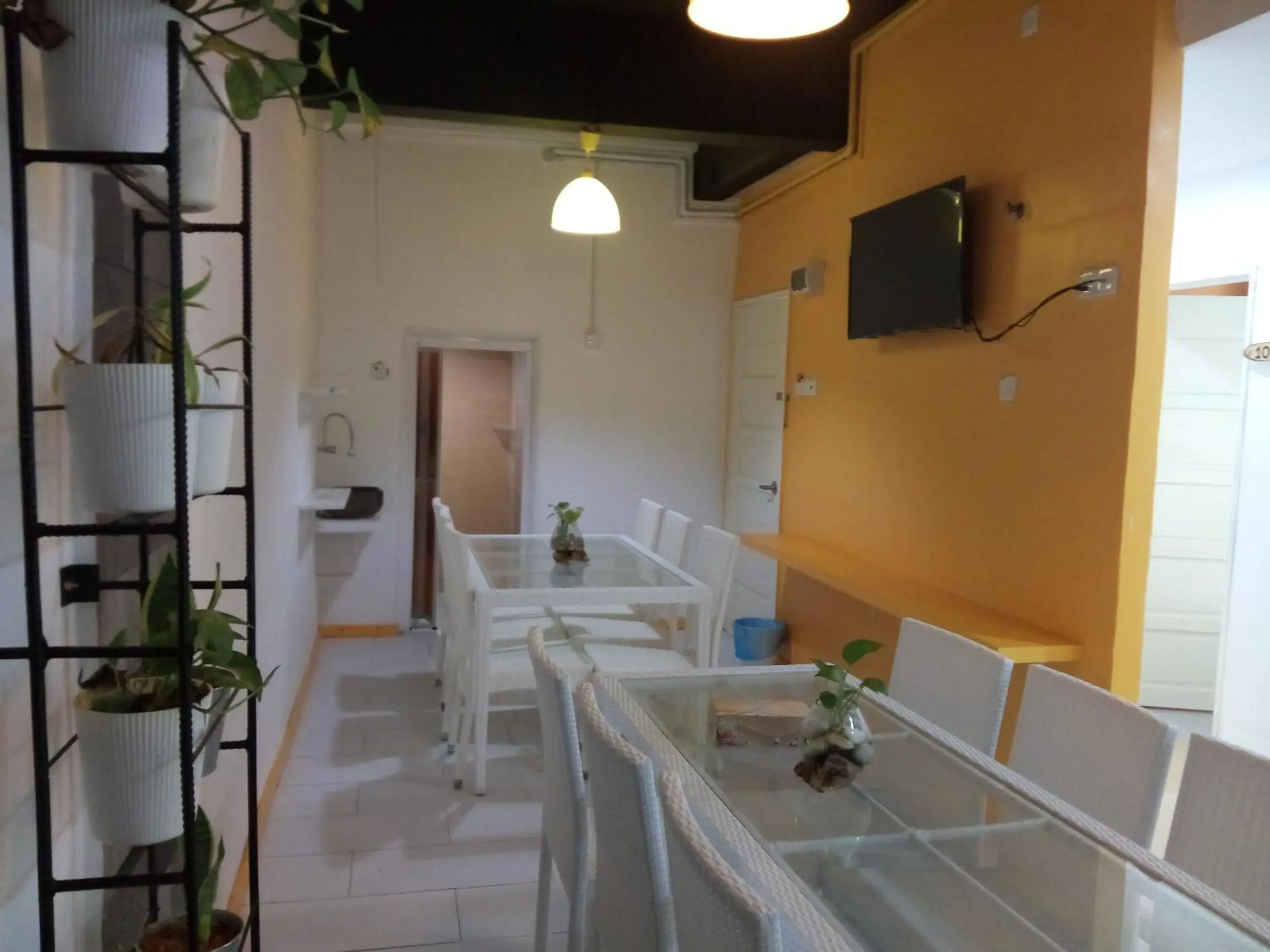 Standard Queen Room with Two Queen Beds in The Serai Cottage Transit Hotel Standard Queen Room with Two Queen Beds in The Serai Cottage Transit Hotel