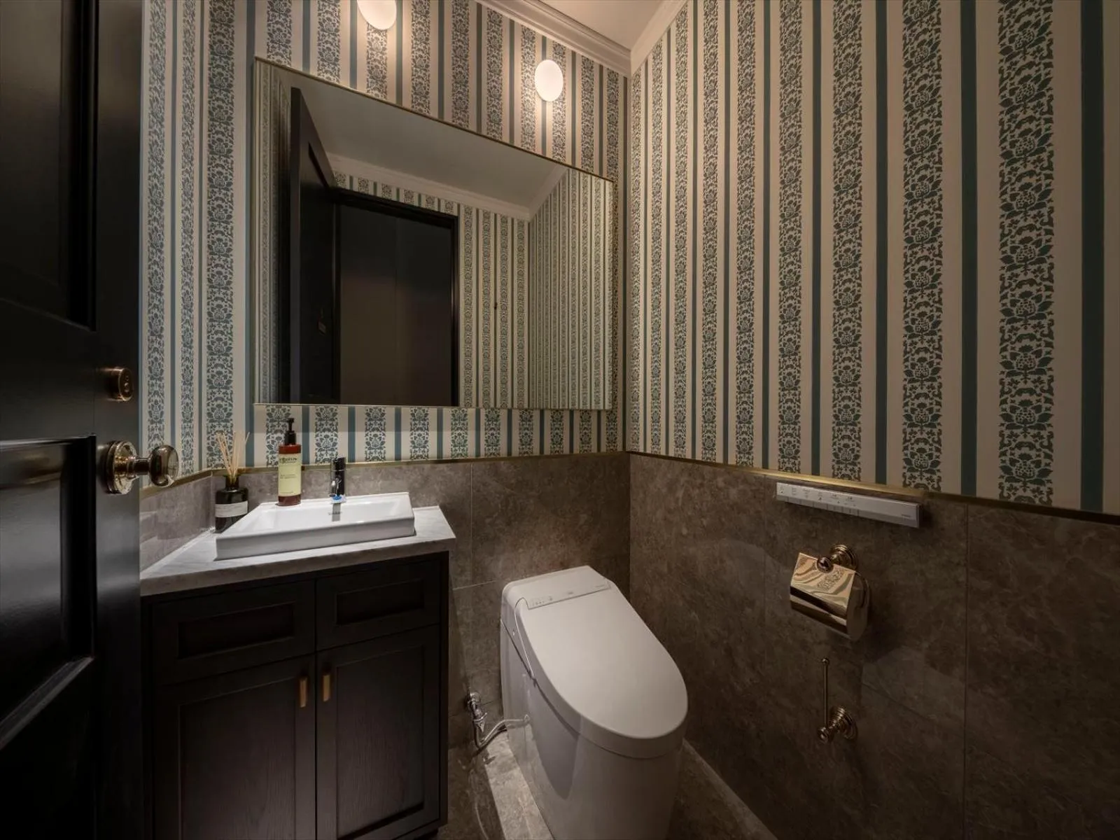 UNWIND HOTEL & BAR OTARU