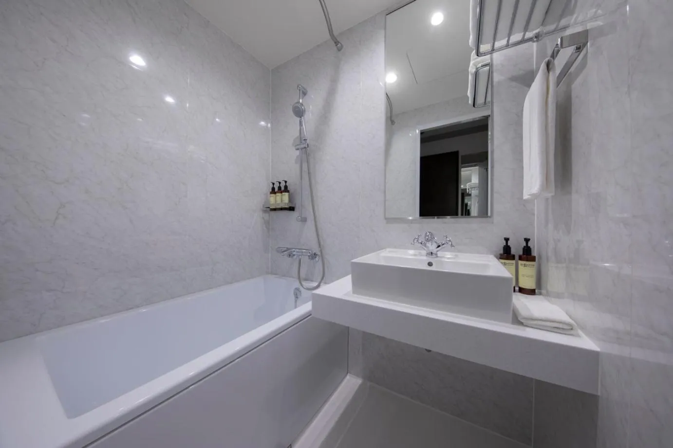 UNWIND HOTEL & BAR OTARU