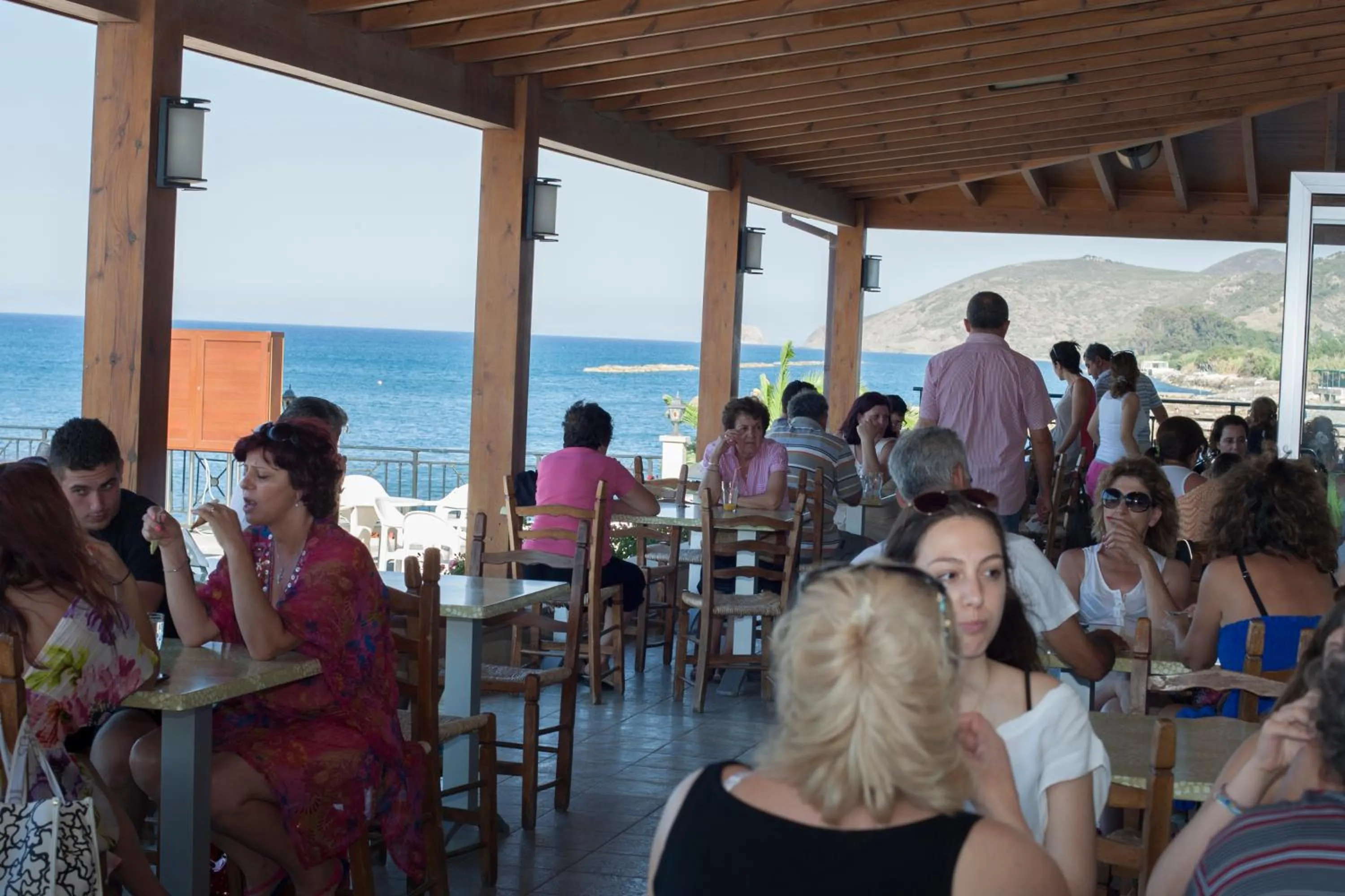 Restaurant/places to eat in Tylos Beach Hotel