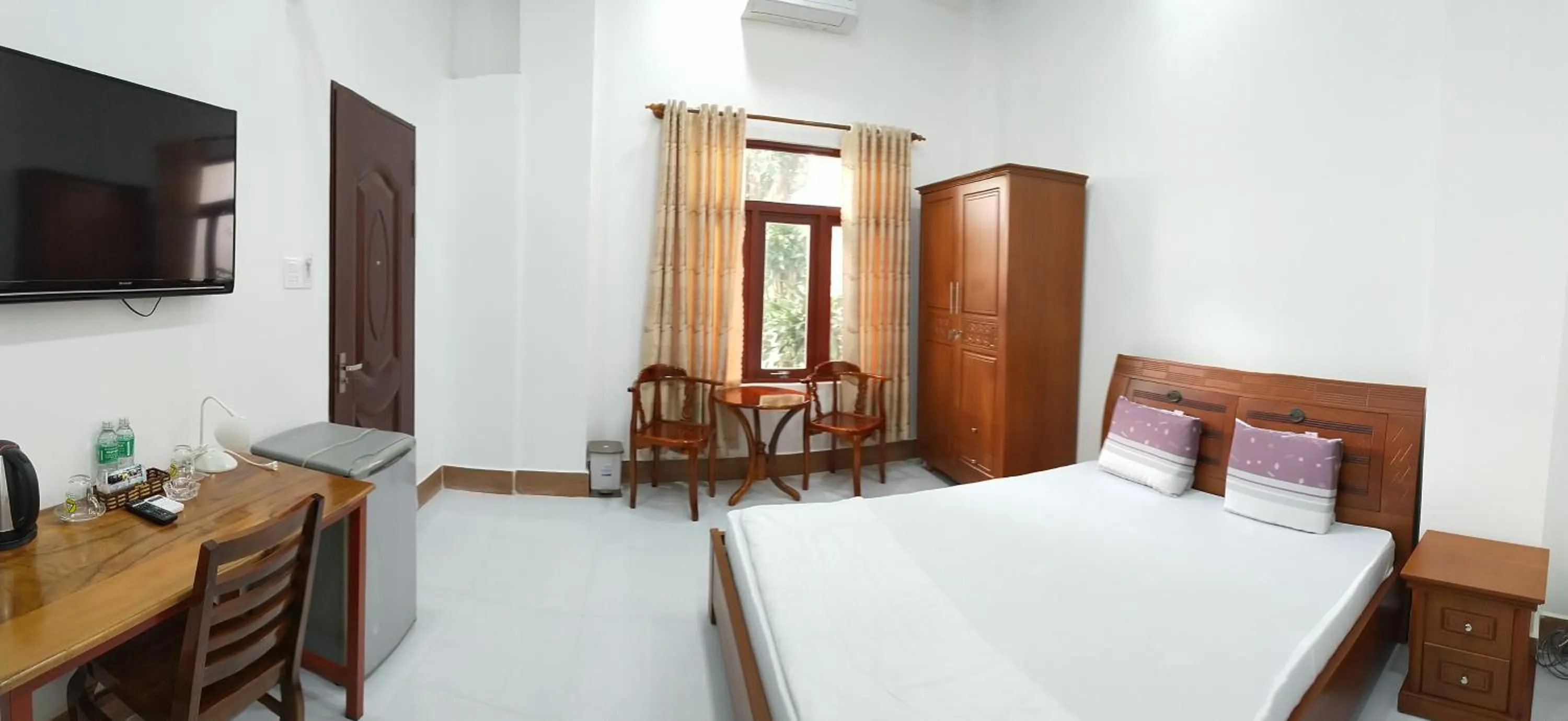 Photo of the whole room, Bed in Khách Sạn Ngọc Hân