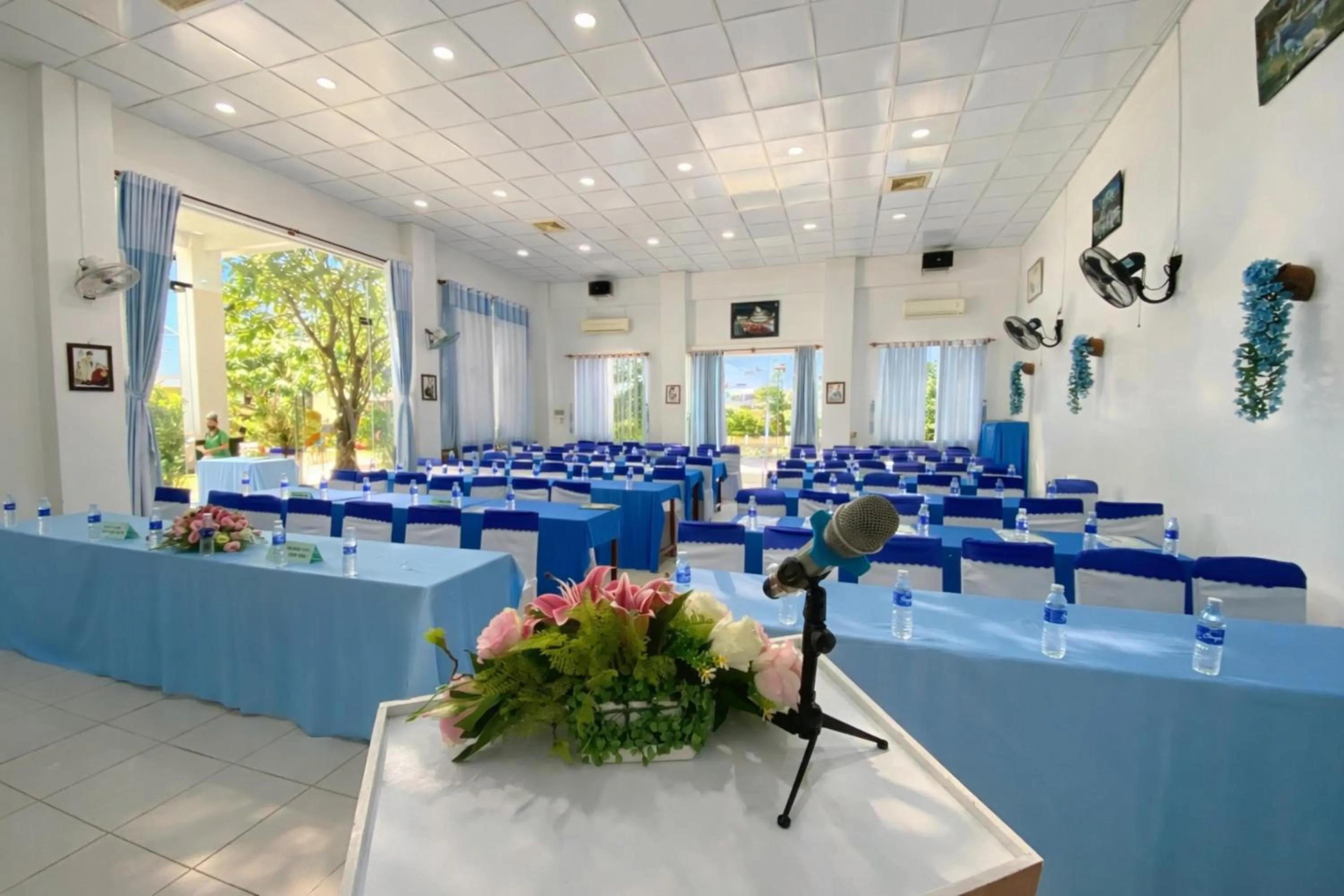 Meeting/conference room in Khách Sạn Nhà Hàng Ngọc Hân