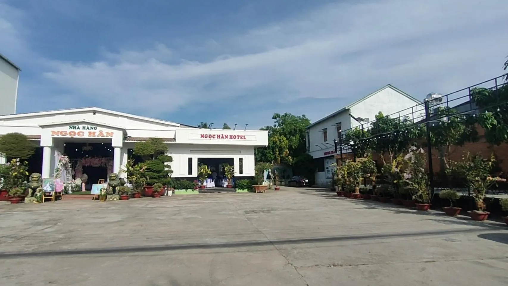 Property building in Khách Sạn Ngọc Hân