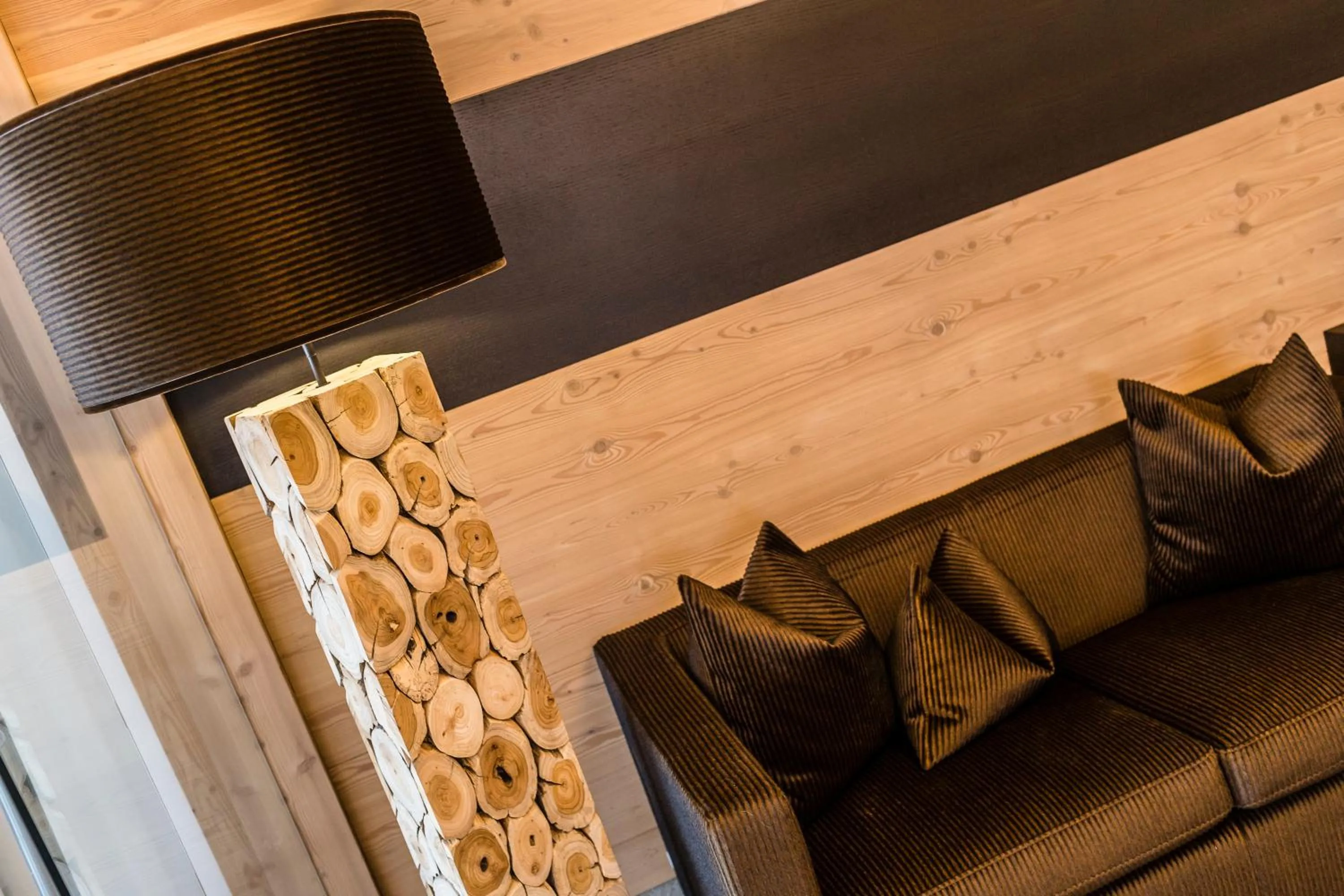 Seating area in ArtHotel Anterleghes - Gardenahotels