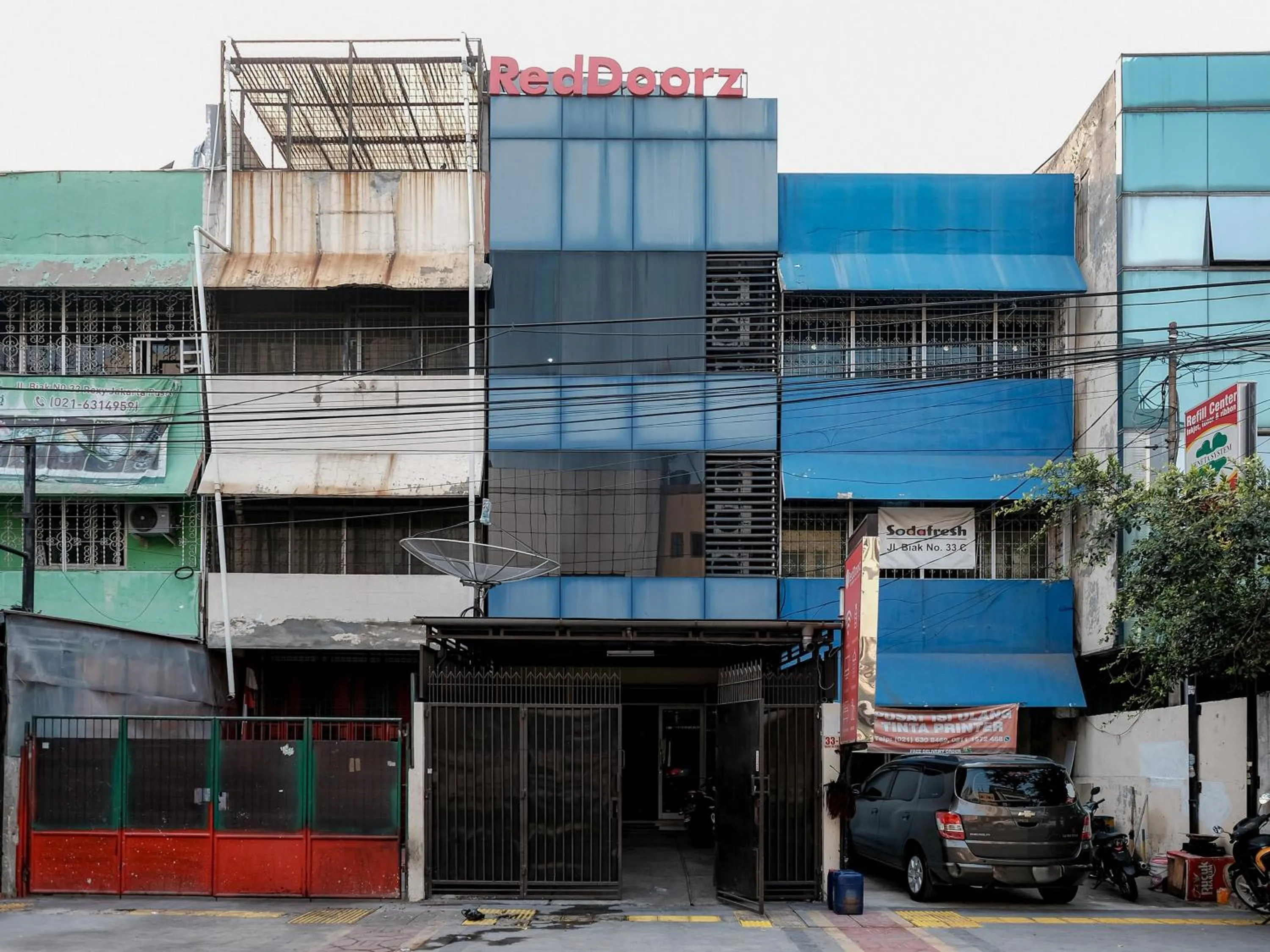 Facade/entrance in RedDoorz @ Jalan Biak Roxy Jakarta