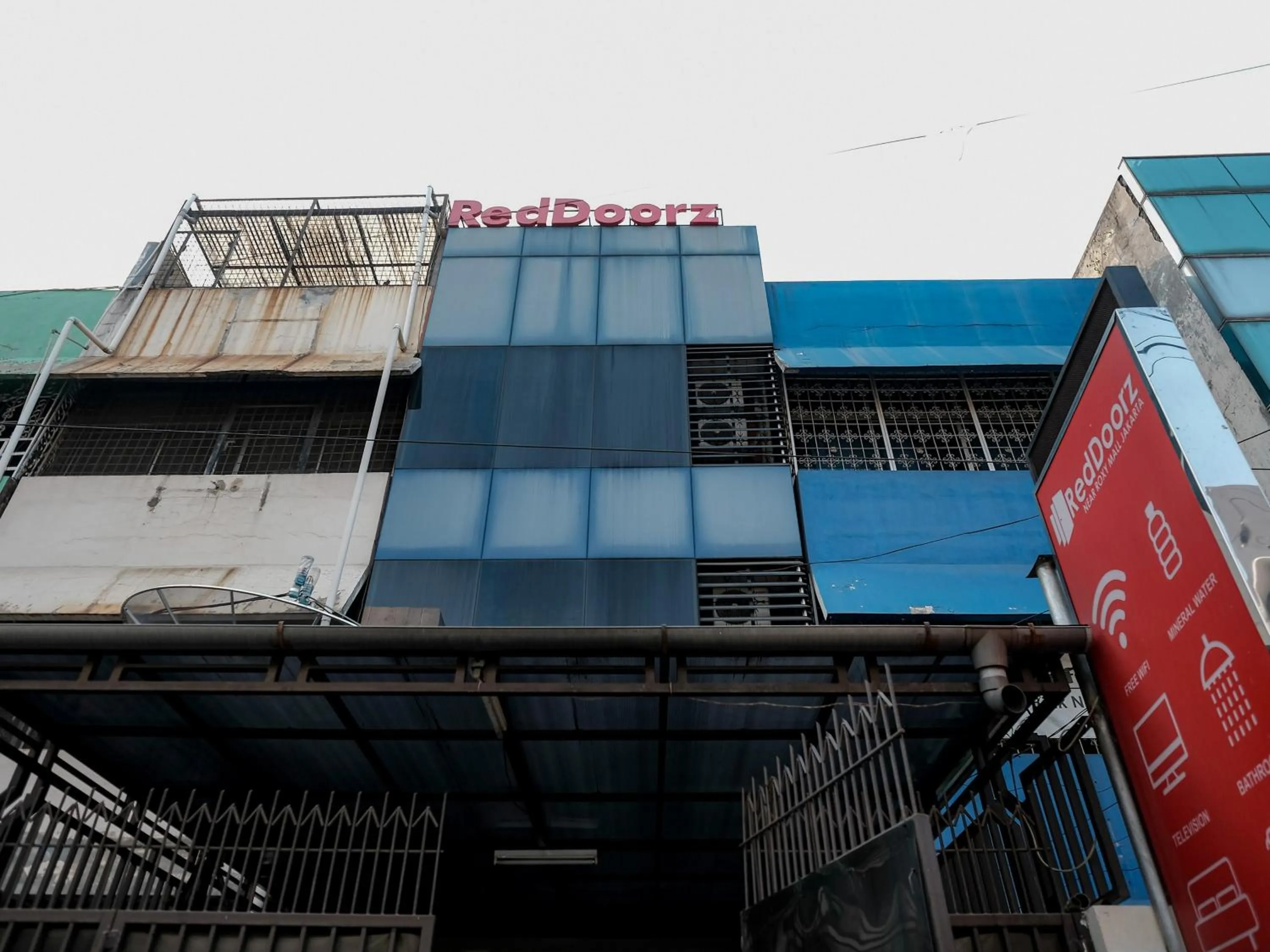 Facade/entrance in RedDoorz @ Jalan Biak Roxy Jakarta