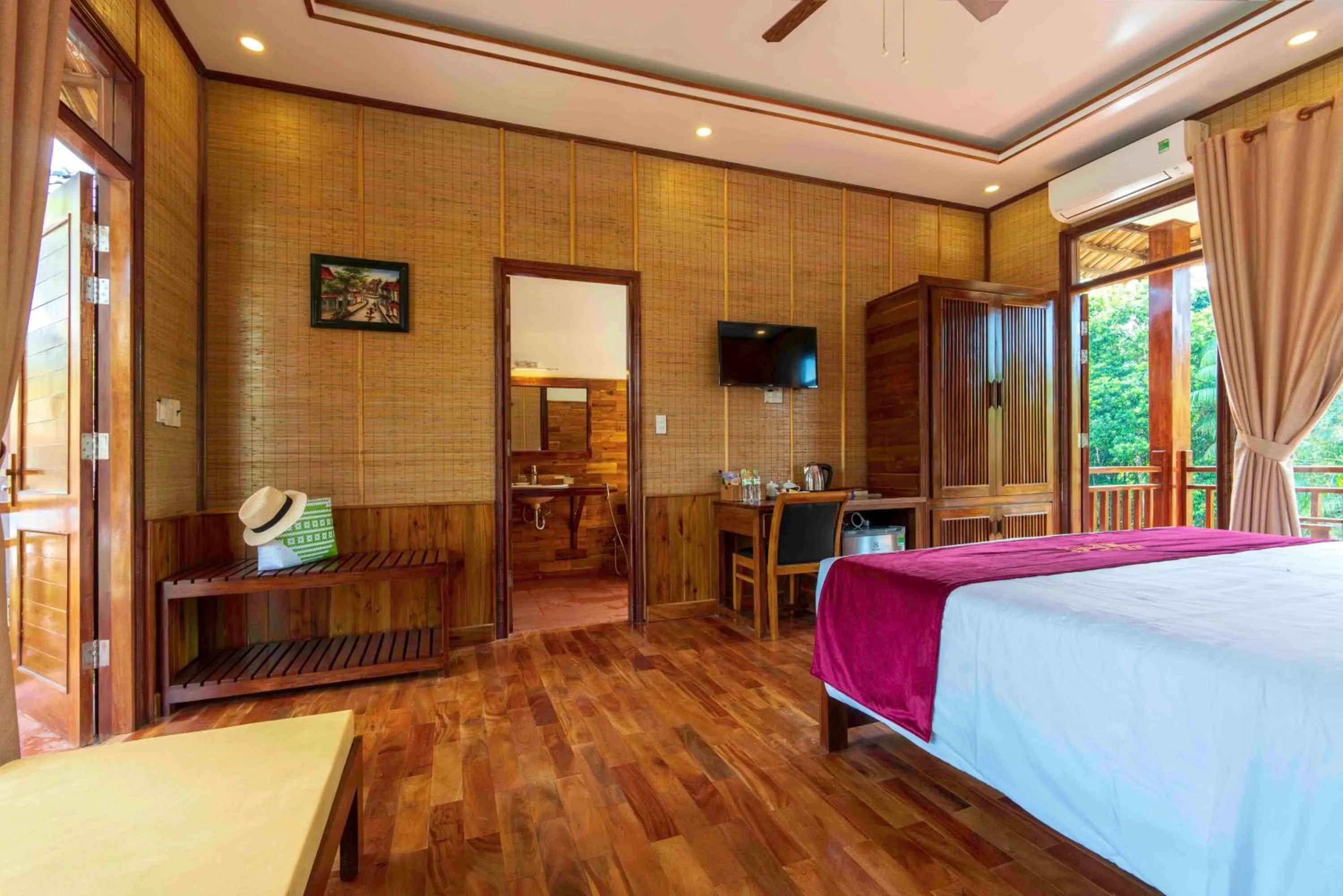 Photo of the whole room, Bed in Phu Quoc Bambusa Resort