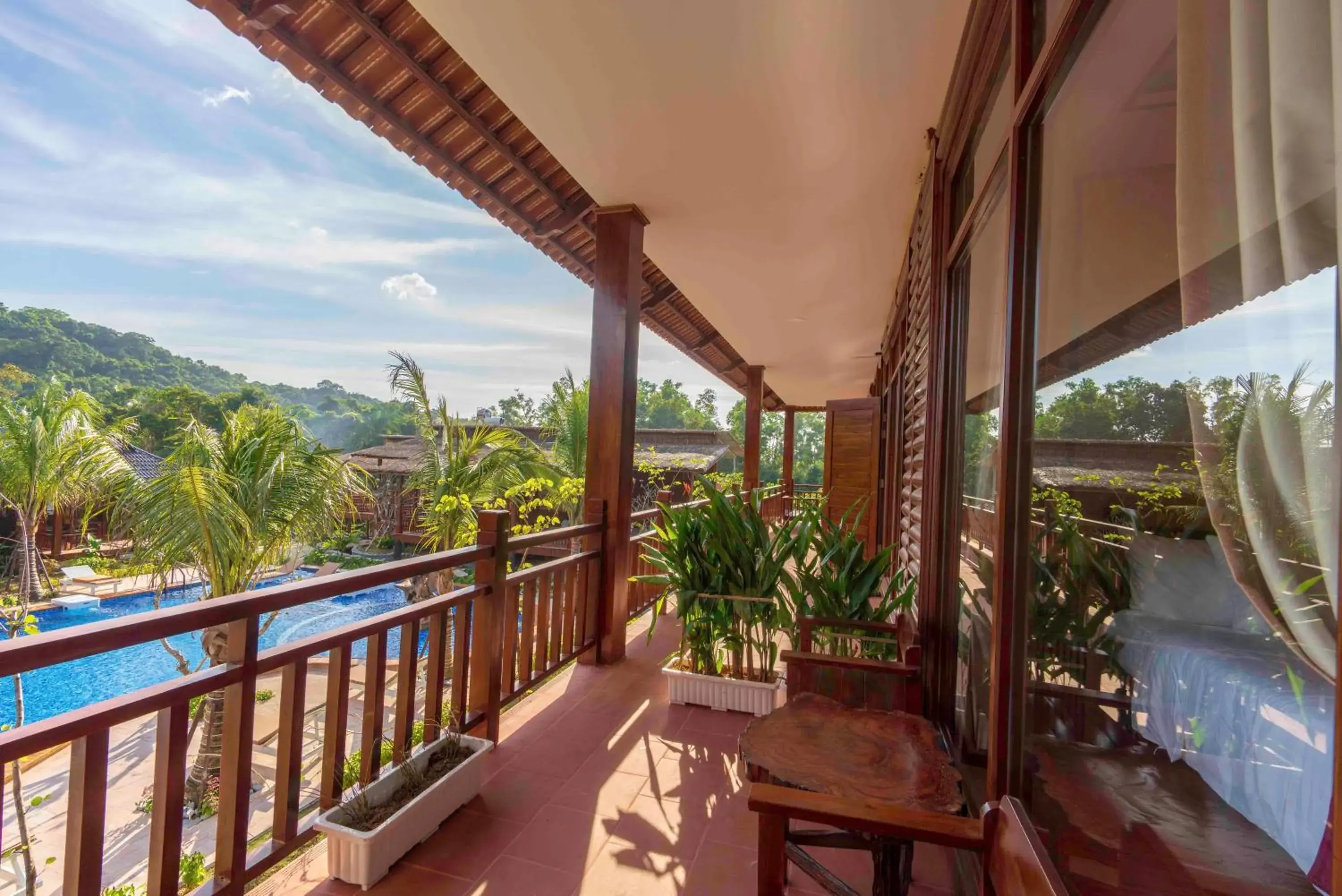 Deluxe Double or Twin Room with Pool View in Phu Quoc Bambusa Resort Deluxe Double or Twin Room with Pool View in Phu Quoc Bambusa Resort