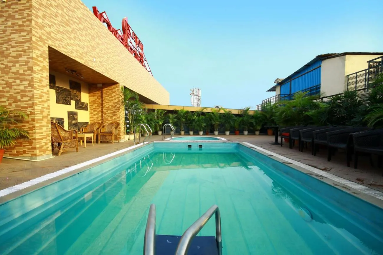 Swimming pool in HOTEL EXCELLENCY