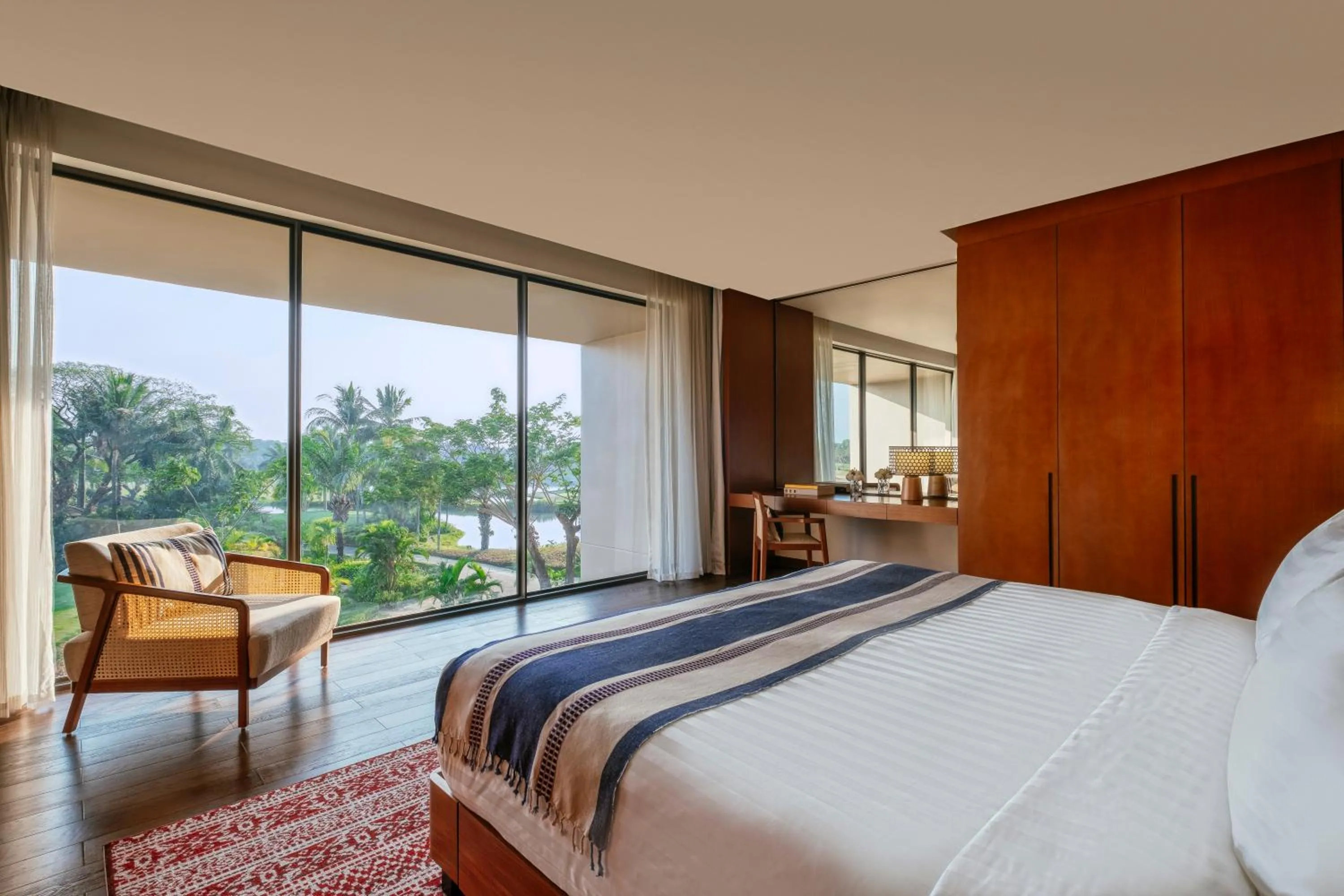 Bedroom, Bed in Awei Metta (Yangon)