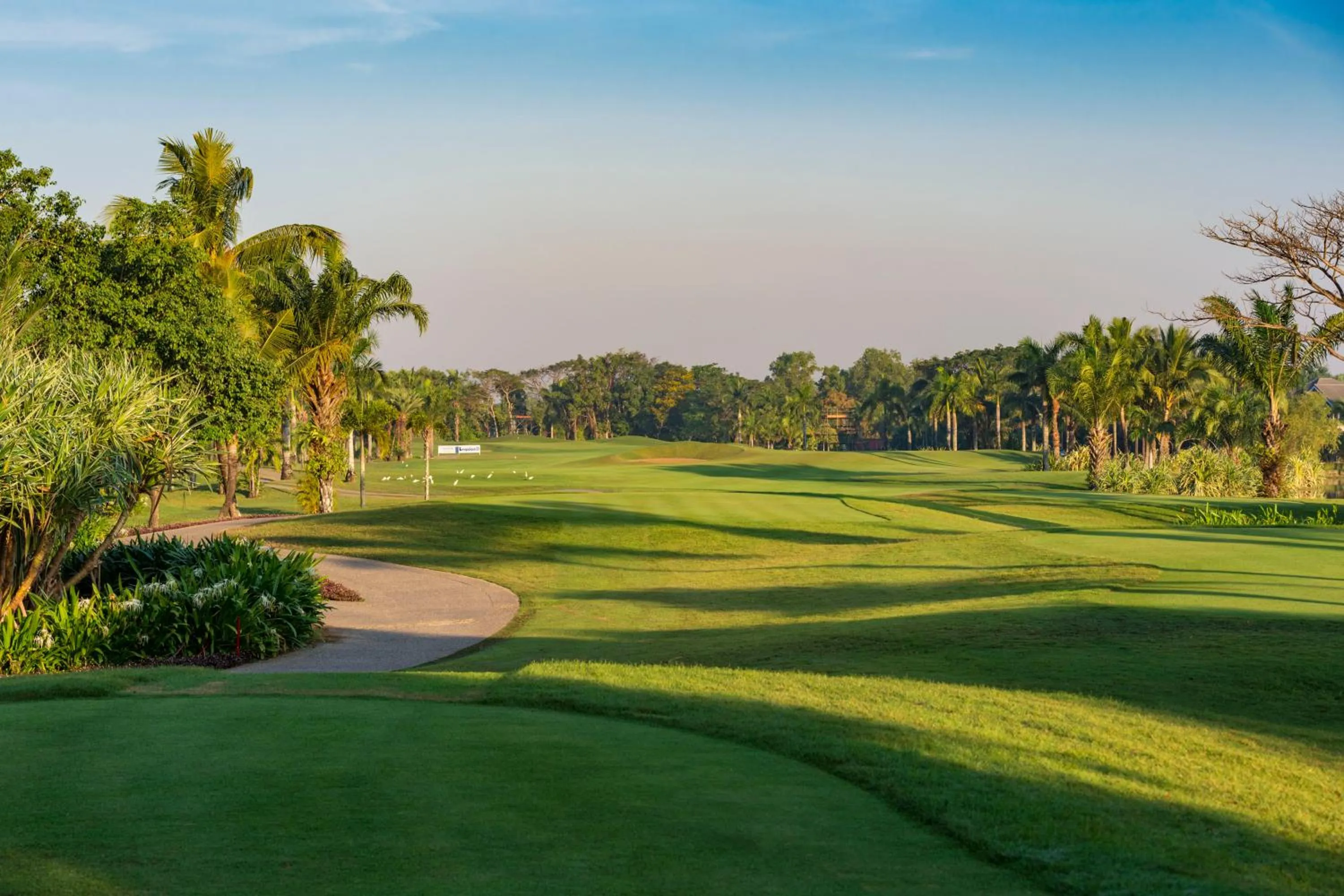 Inner courtyard view in Awei Metta (Yangon)