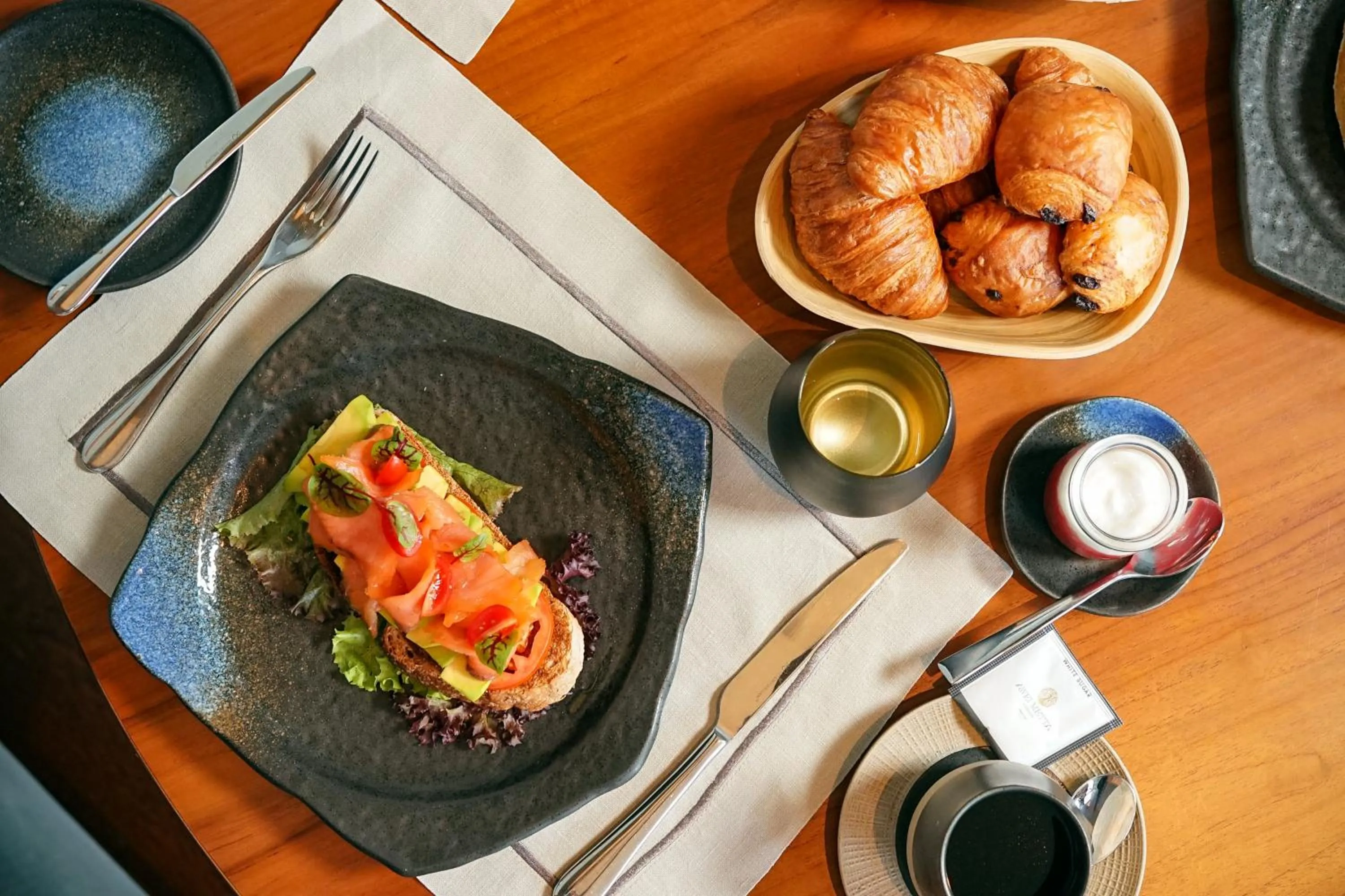 Food and drinks in Awei Metta (Yangon)