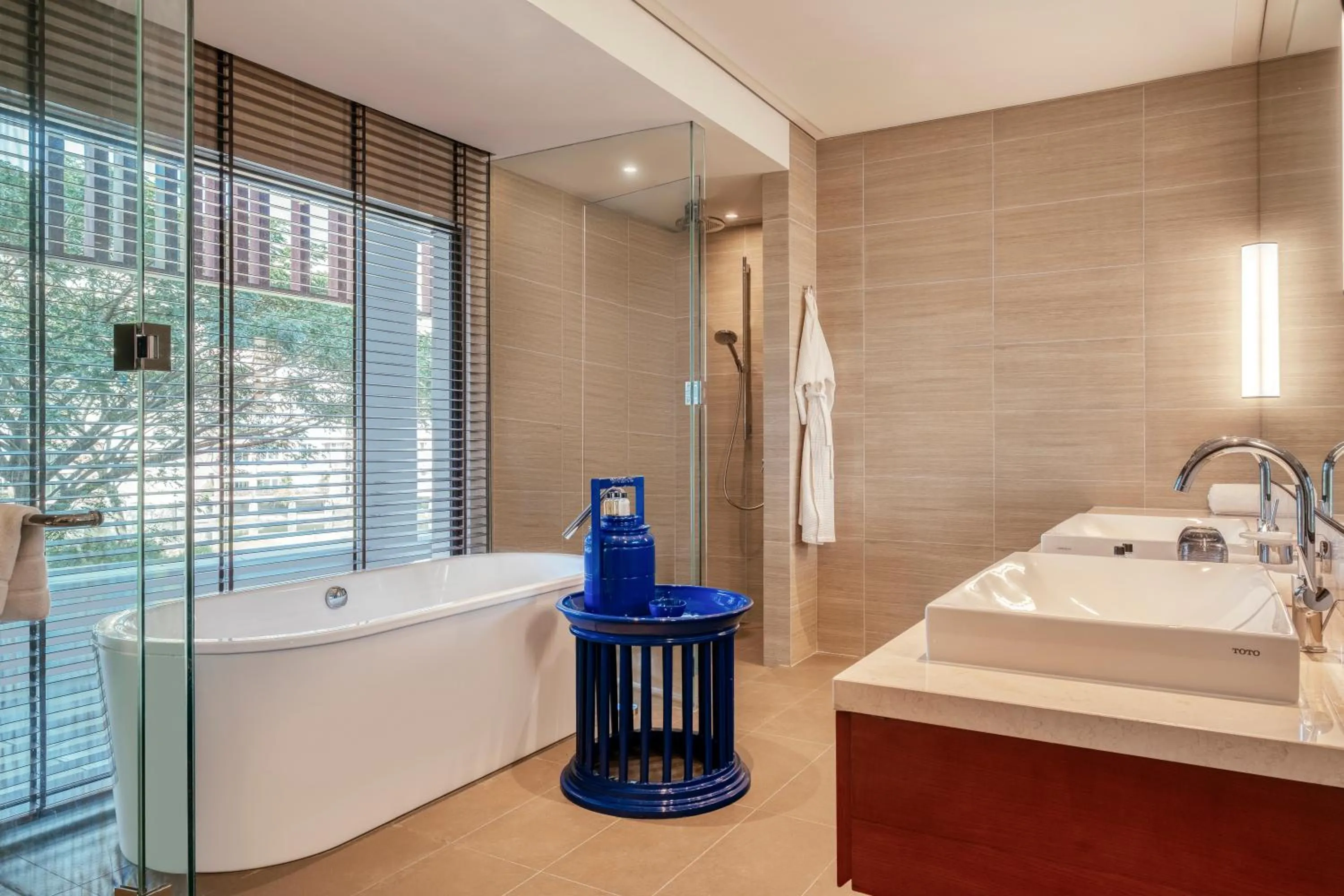 Bath in Awei Metta (Yangon)