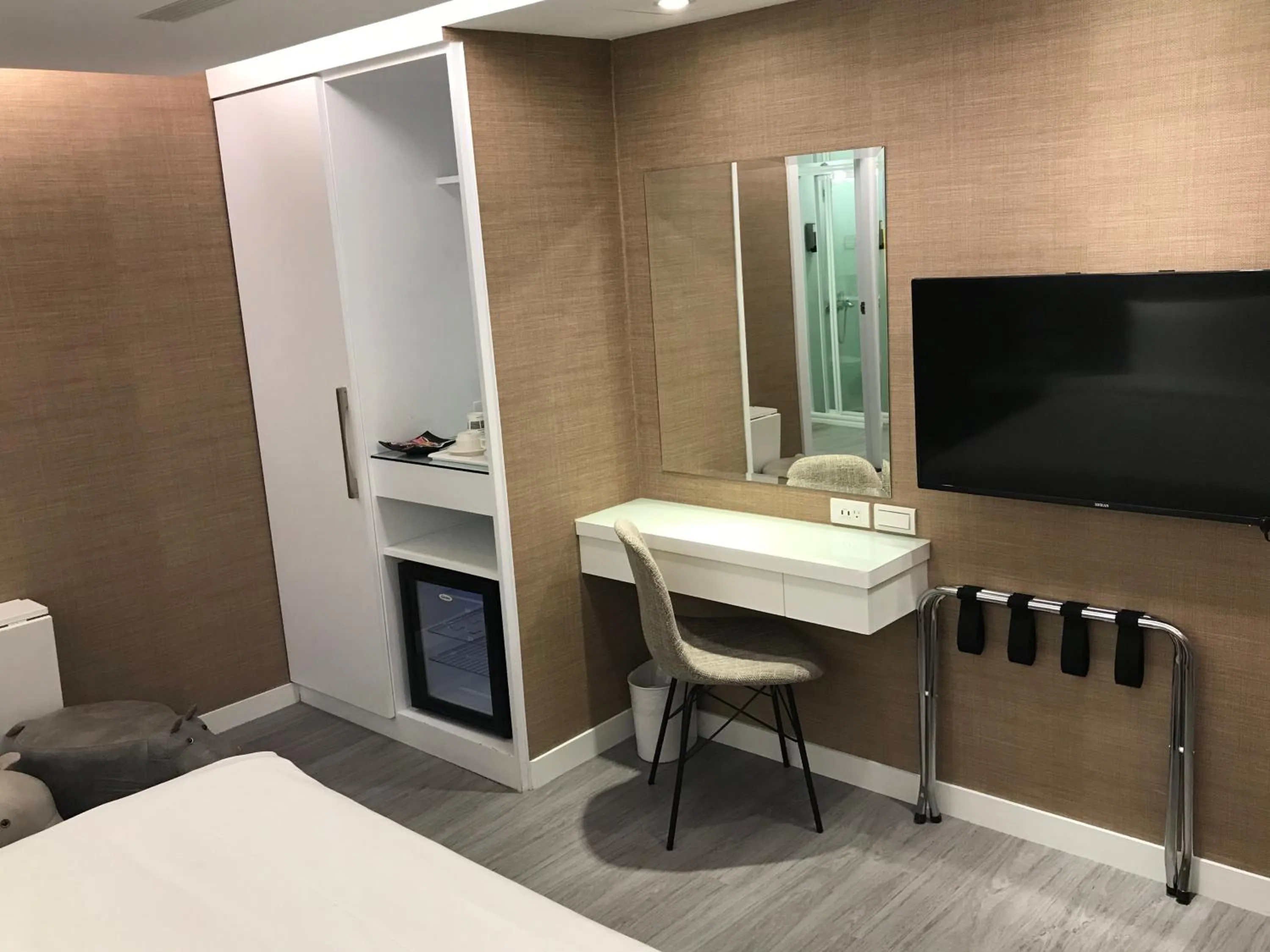 TV and multimedia, Bed in Golden Garden Hotel