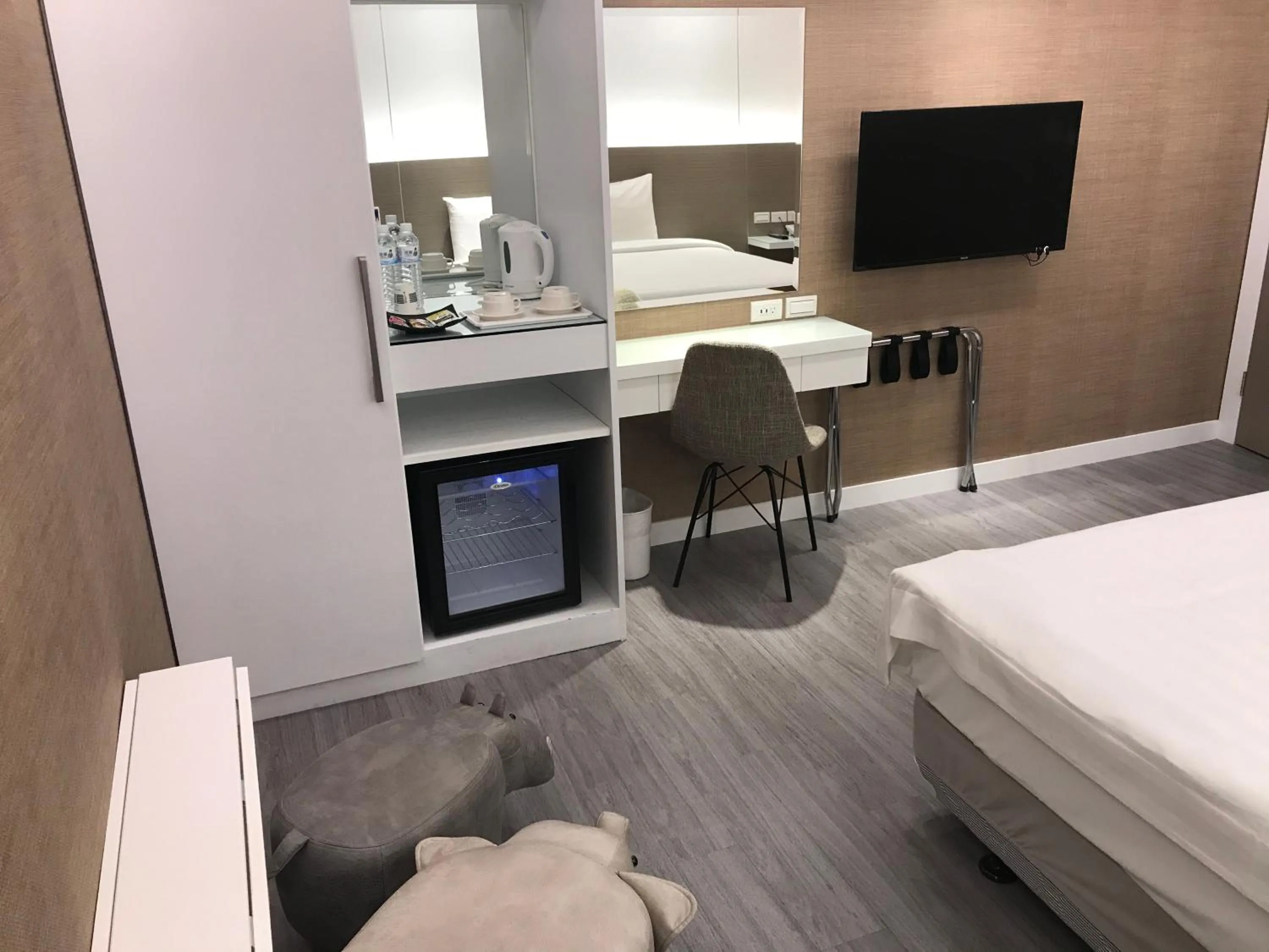 Coffee/tea facilities, Bed in Golden Garden Hotel