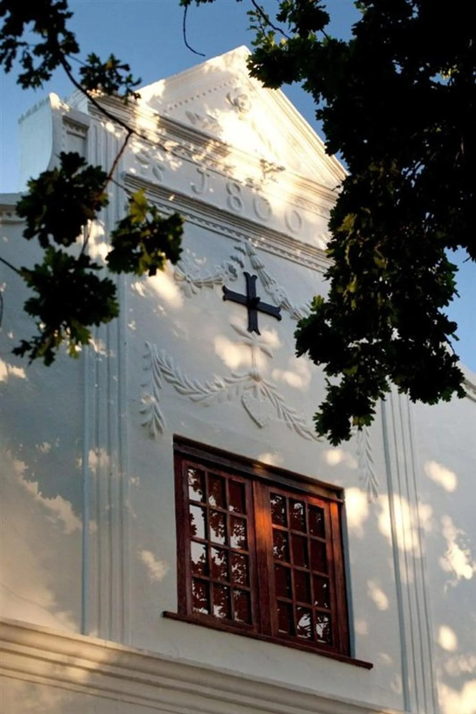 Facade/entrance in Vredenburg Manor House