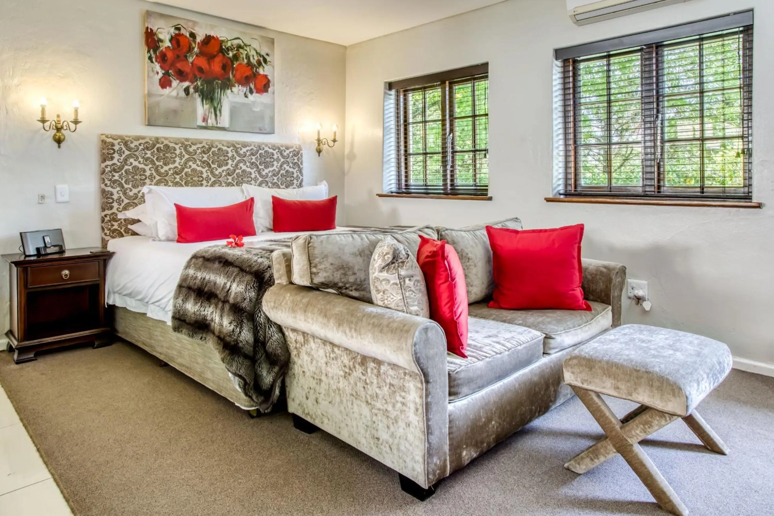 Photo of the whole room, Bed in Vredenburg Manor House