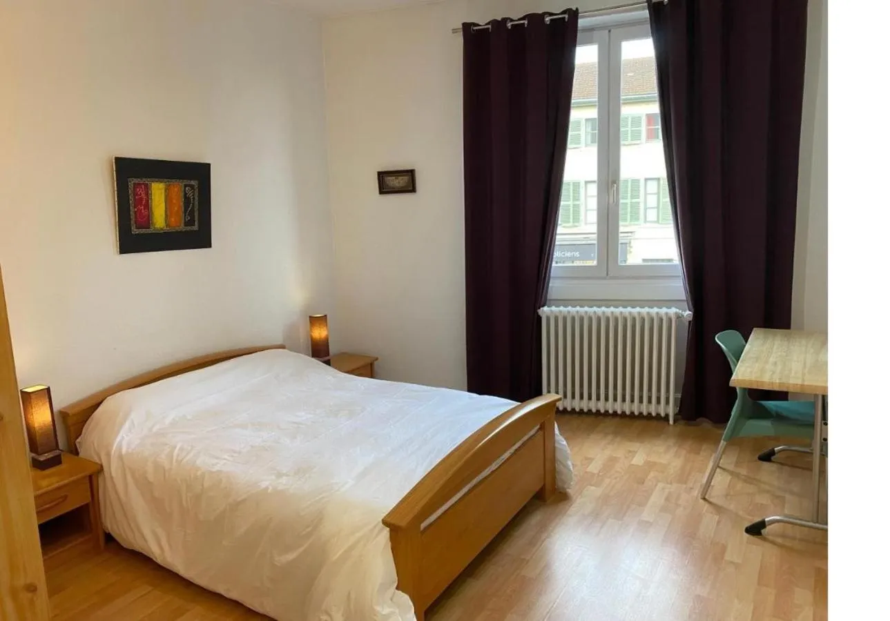 Bed in Hôtel Brasserie Le Lion d'Or