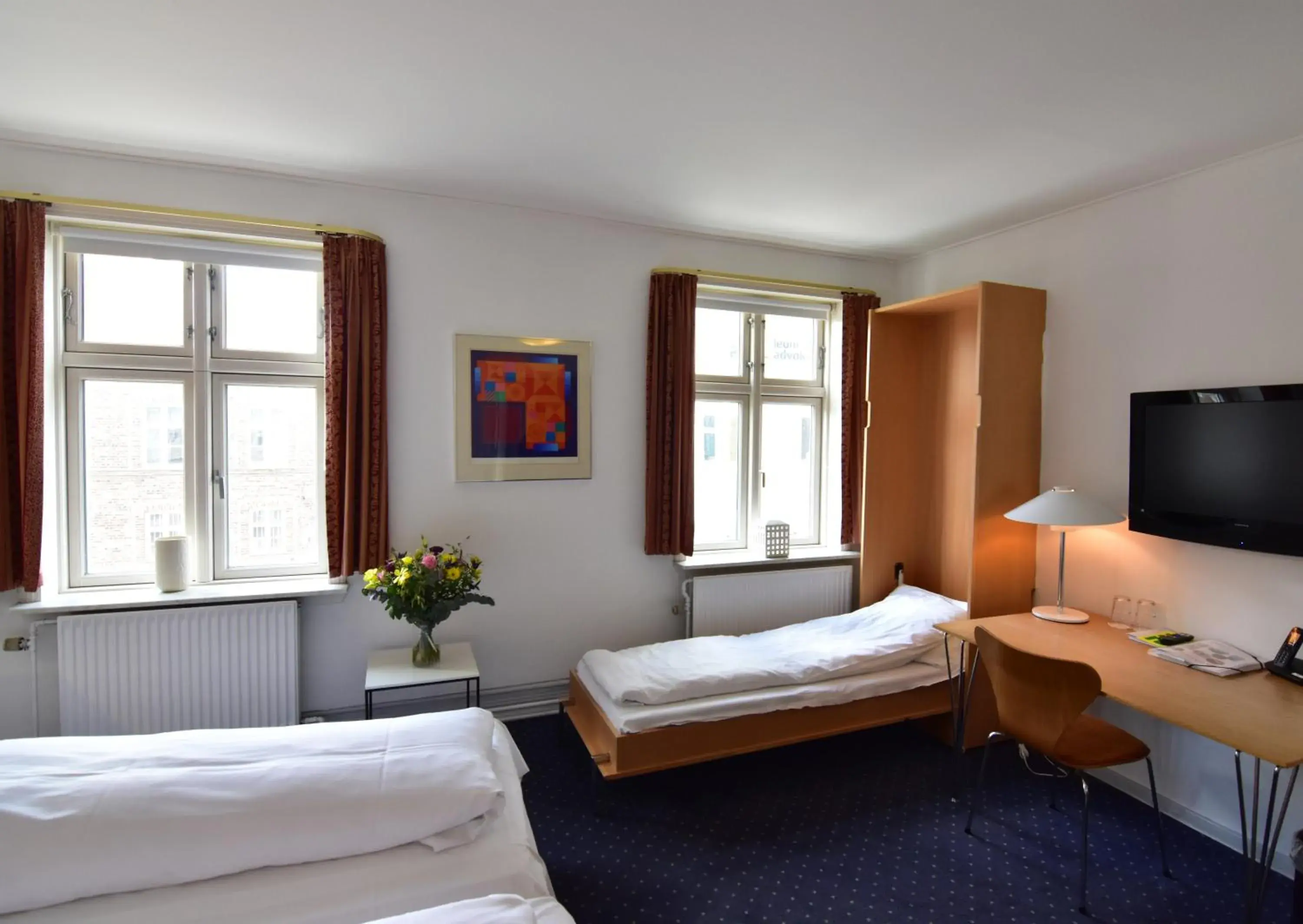 Family Room (2 Adults + 2 Children) in Hotel Schaumburg Family Room (2 Adults + 2 Children) in Hotel Schaumburg