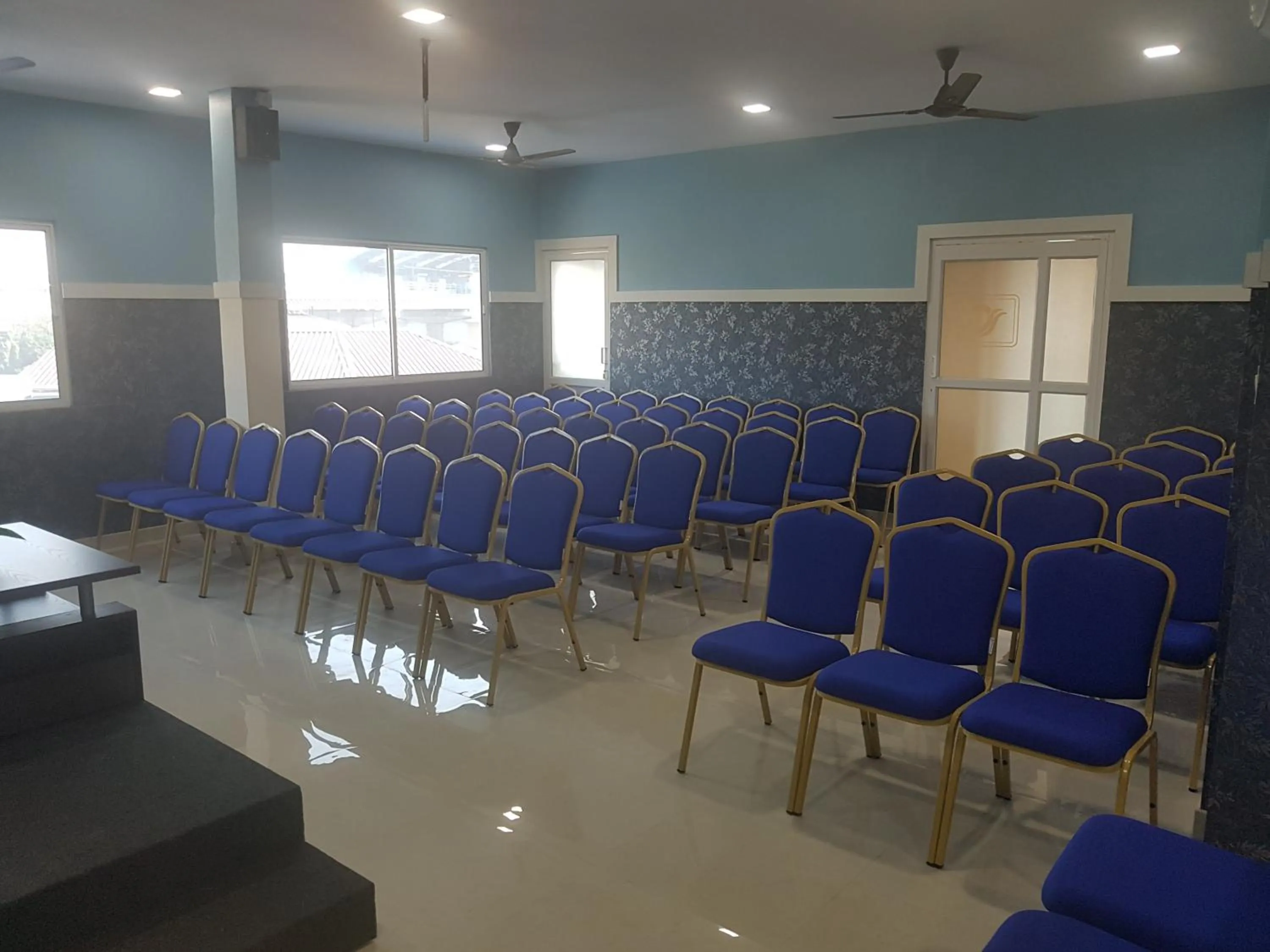 Banquet/Function facilities in The Crescent Suites