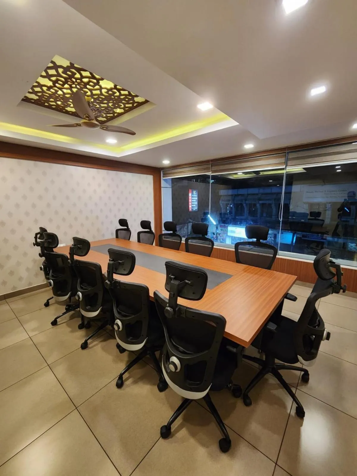 Business facilities in The Crescent Suites