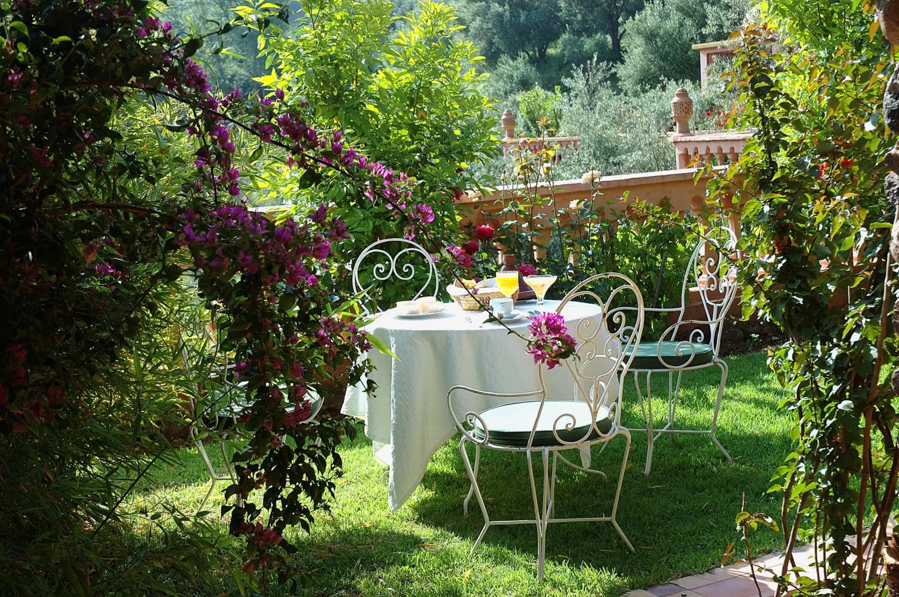 Breakfast in Domaine de la Roseraie Resort