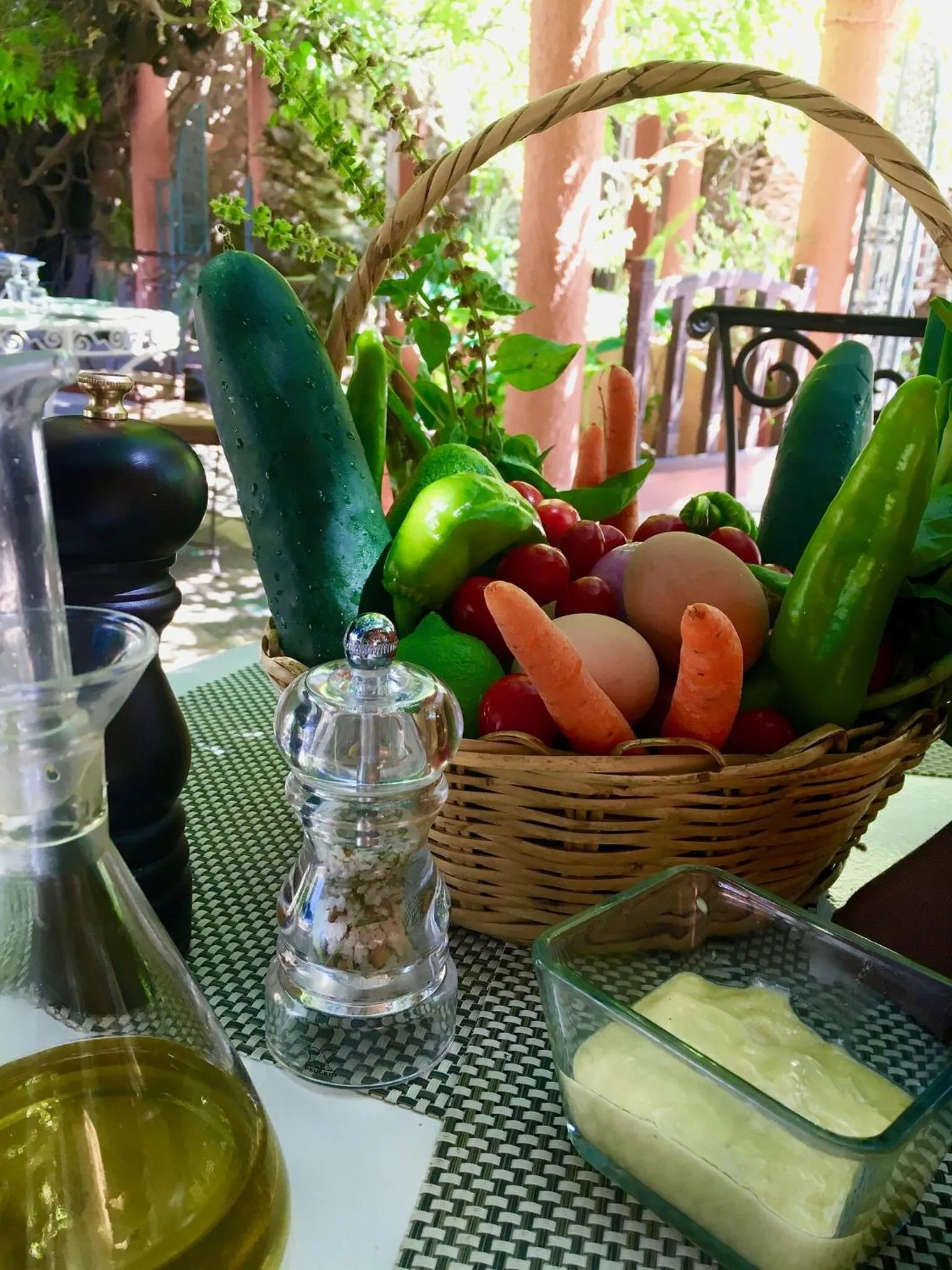 Food and drinks in Domaine de la Roseraie Resort