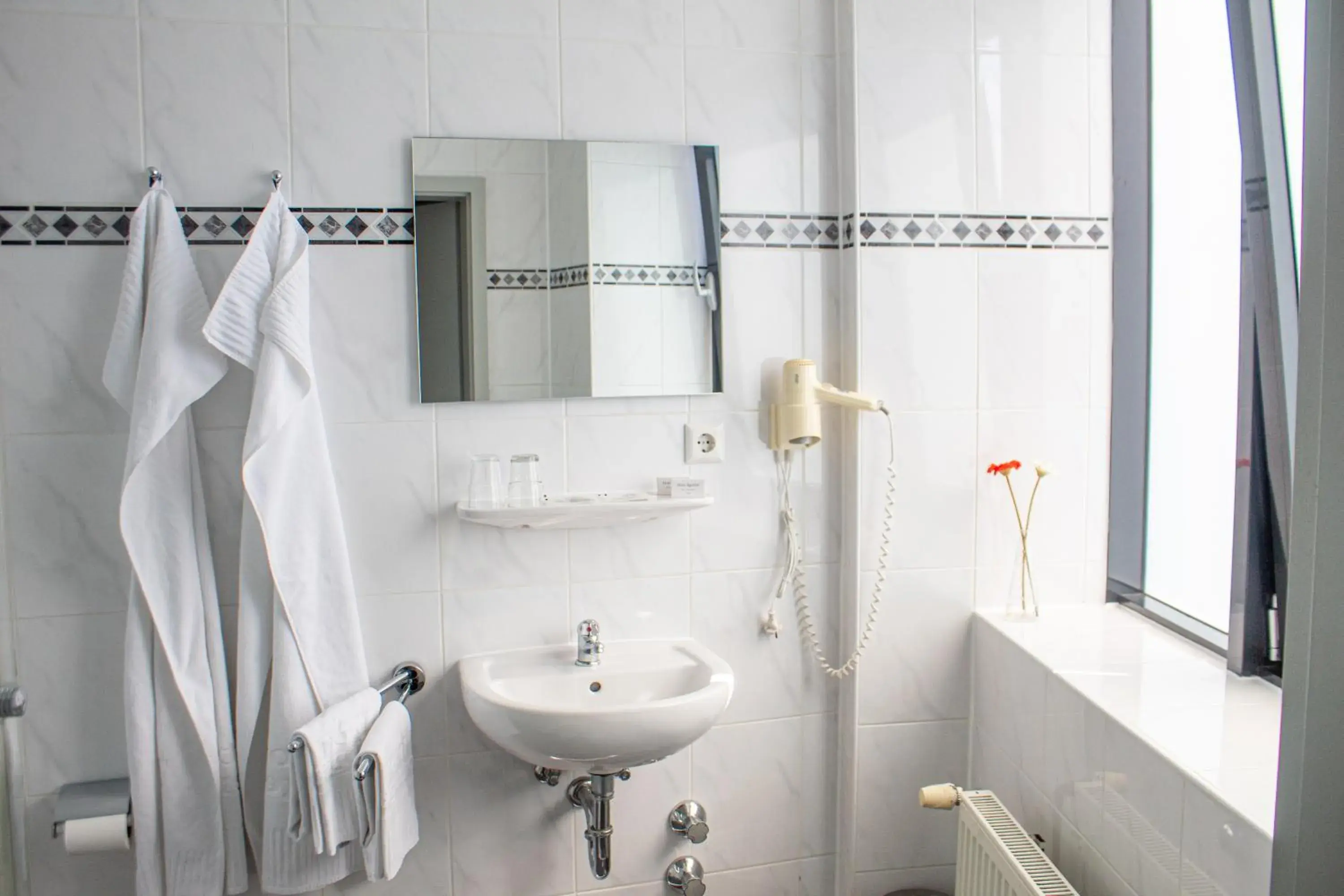 Deluxe Double Room with Balcony in Airport Hotel Jägerhof Weeze Deluxe Double Room with Balcony in Airport Hotel Jägerhof Weeze