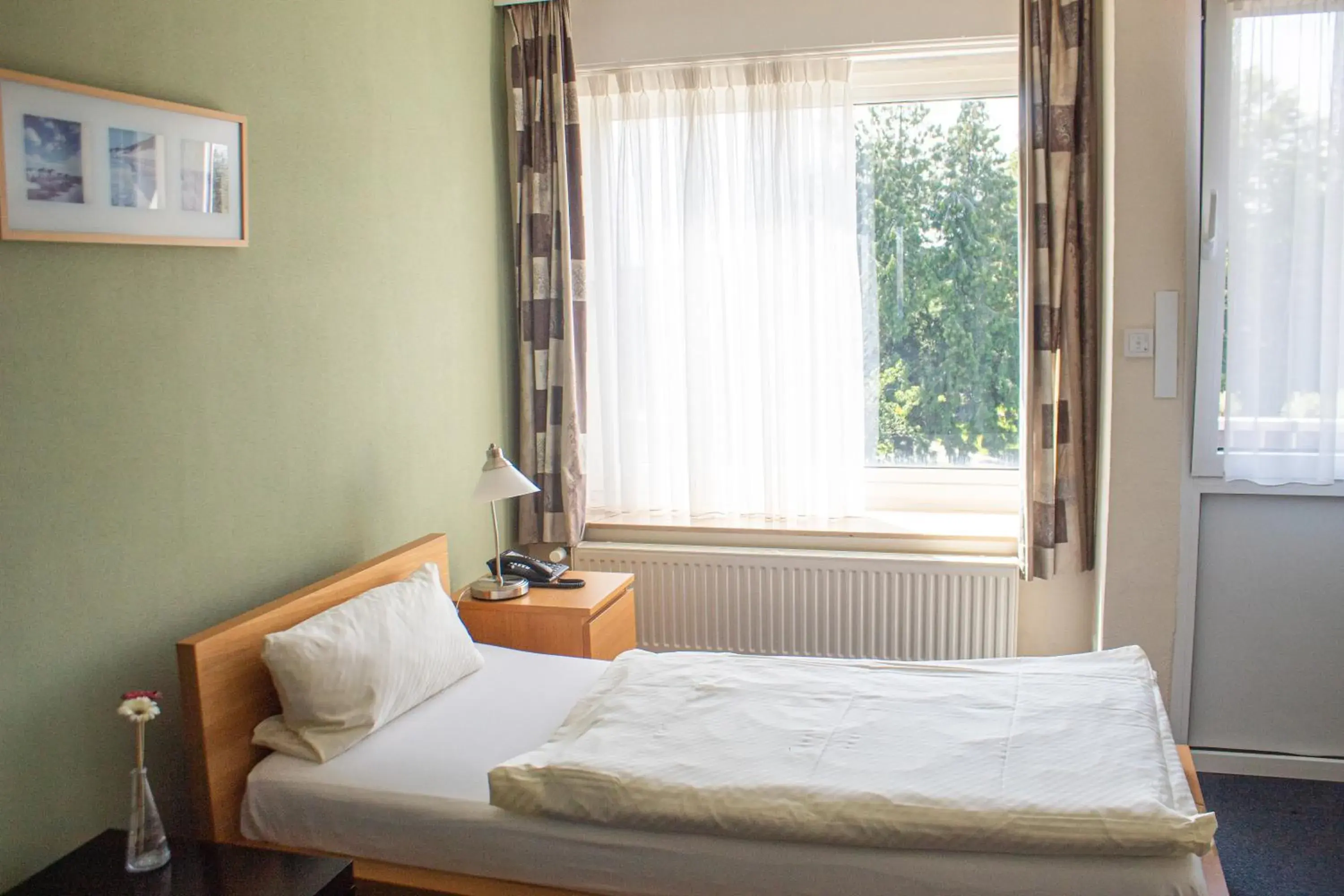 Single Room in Airport Hotel Jägerhof Weeze Single Room in Airport Hotel Jägerhof Weeze