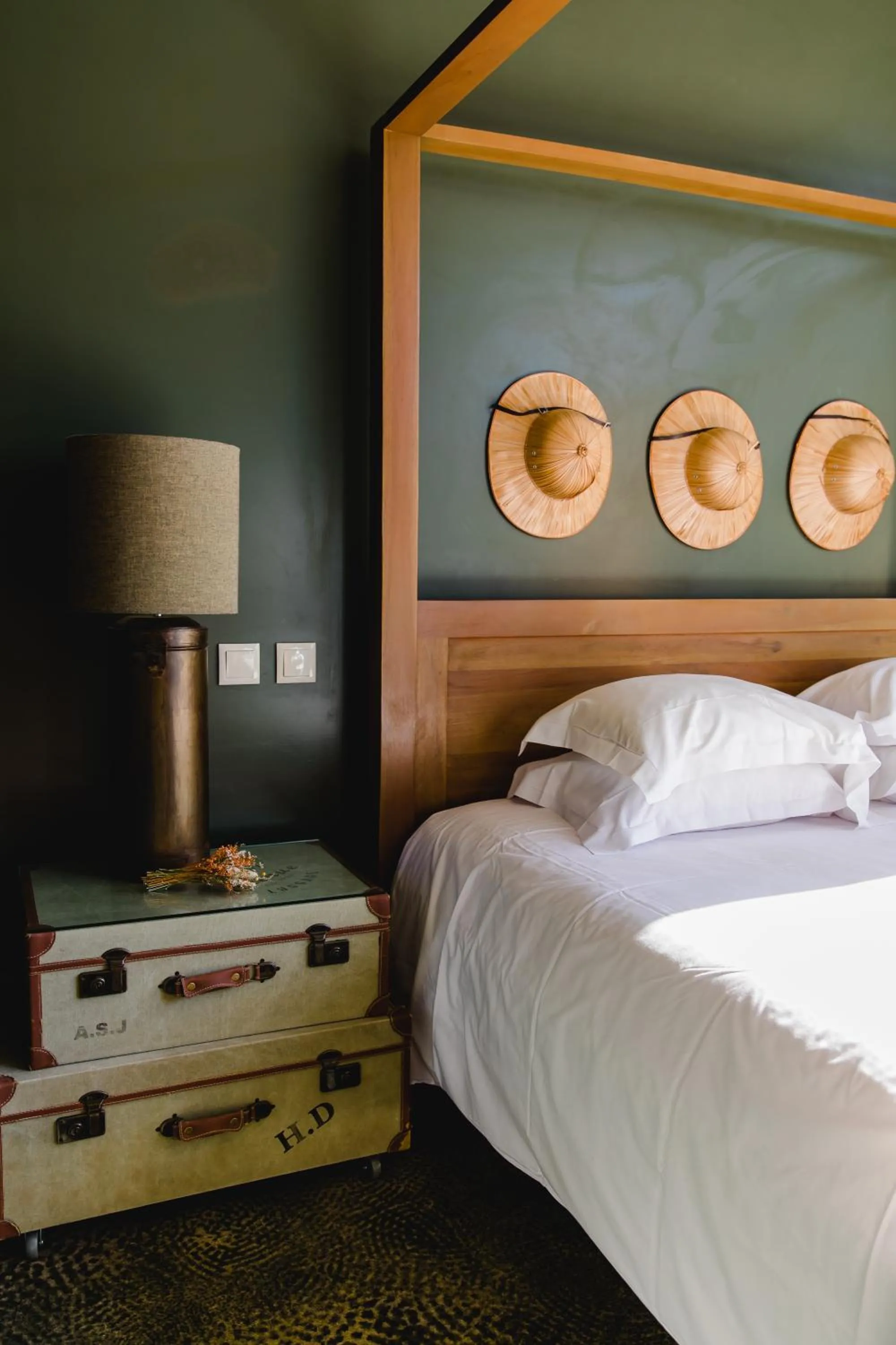 Bedroom, Bed in Cooking and Nature - Emotional Hotel