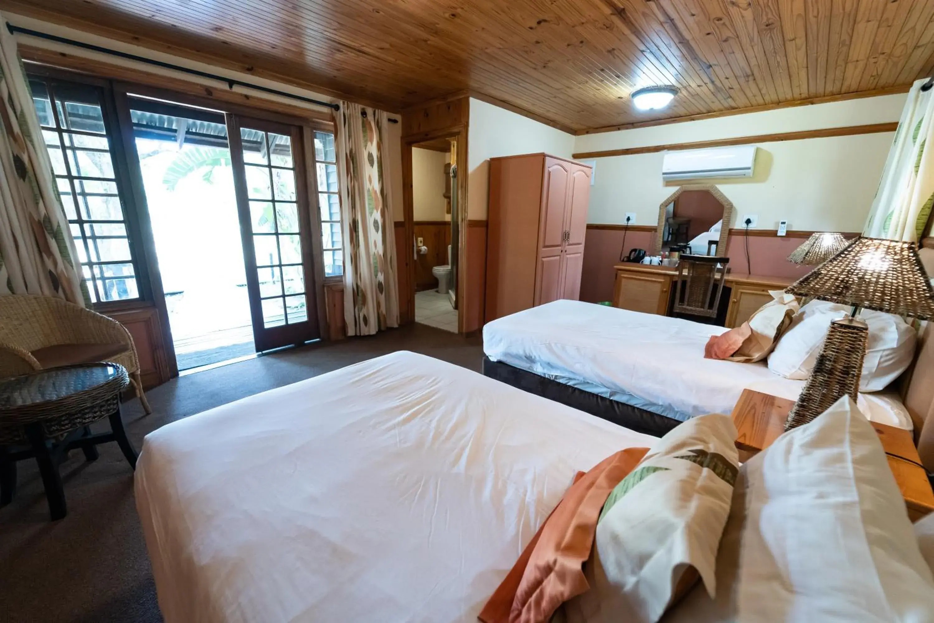 Standard Twin Room - single occupancy in Gooderson Bushlands Game Lodge Standard Twin Room - single occupancy in Gooderson Bushlands Game Lodge