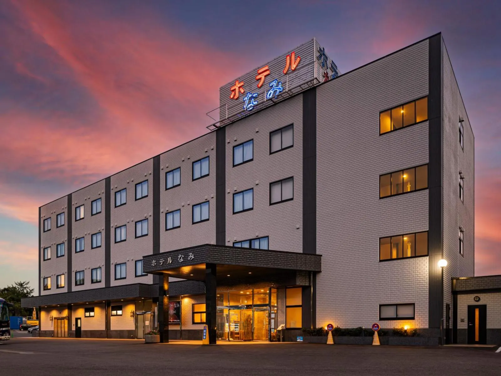 Property building in Hotel Nami