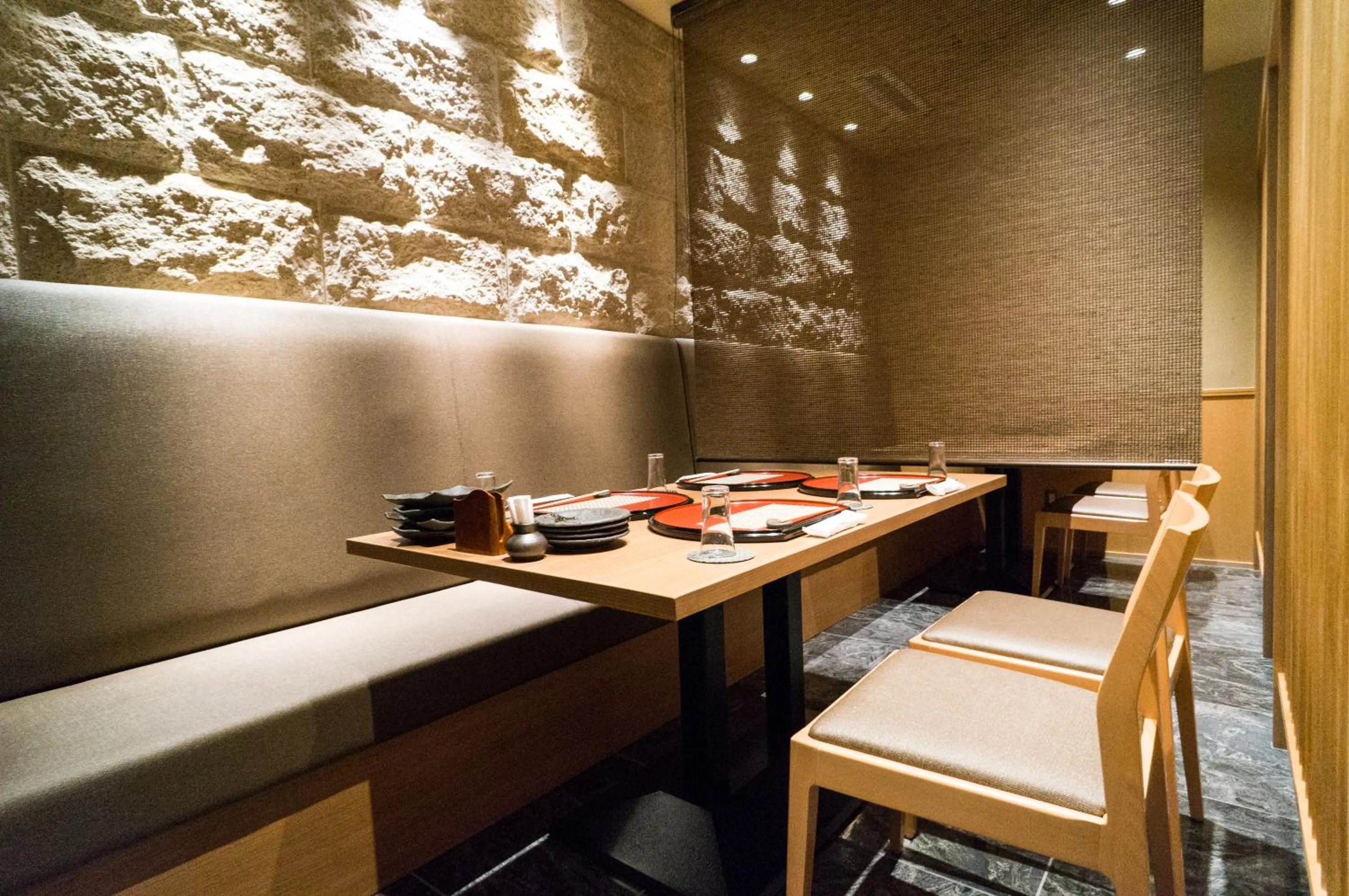 Restaurant/places to eat in Hotel New Palace