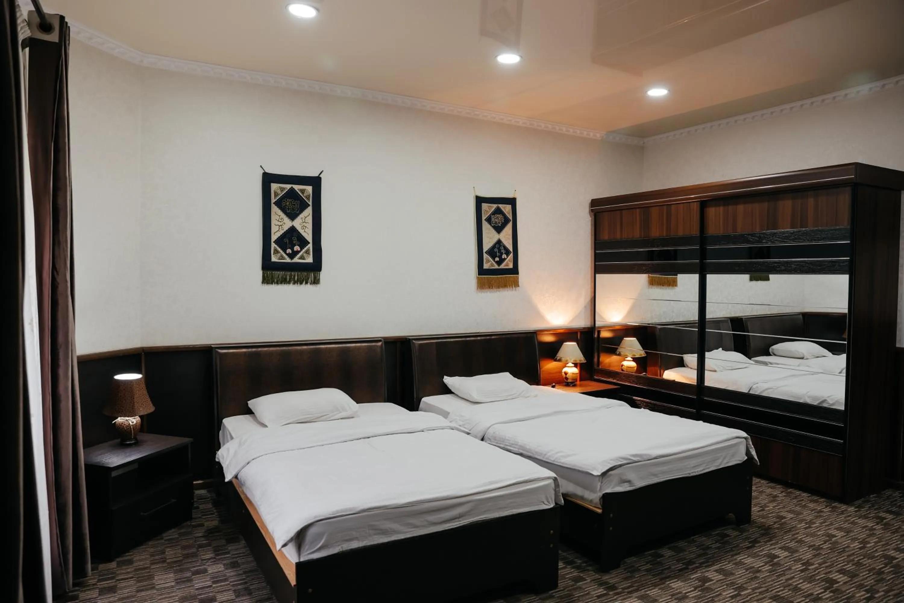 Bedroom, Bed in Grand Hotel