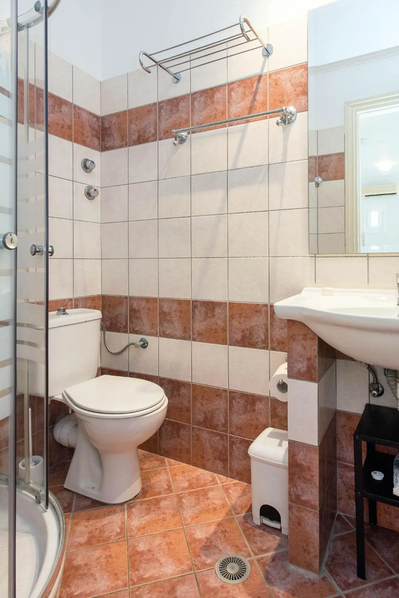 Shower in Balaris Apartments