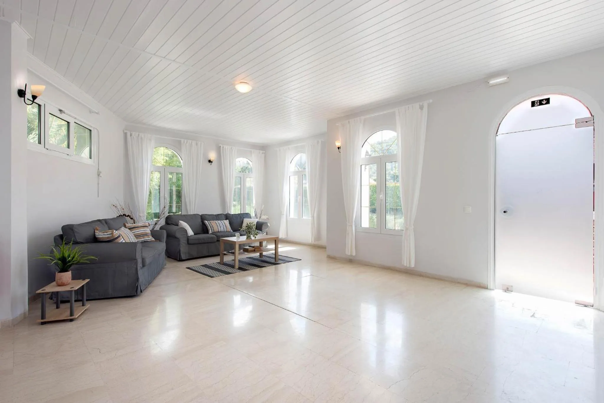 Seating area in Balaris Apartments